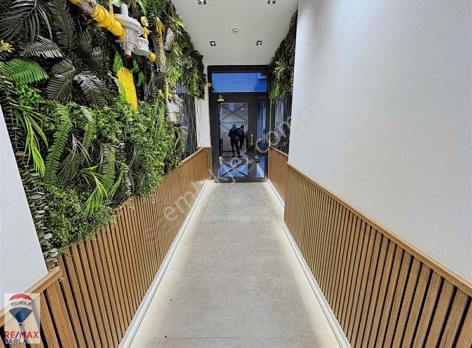 Remax / Can Baydır / Atatürk Blv. Cephe Satılık Daire & Ofis - Görsel 18