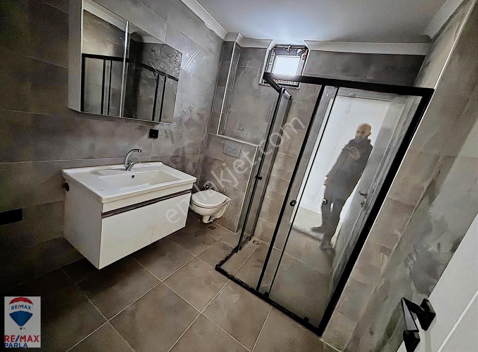 Remax / Can Baydır / Atatürk Blv. Cephe Satılık Daire & Ofis - Görsel 15