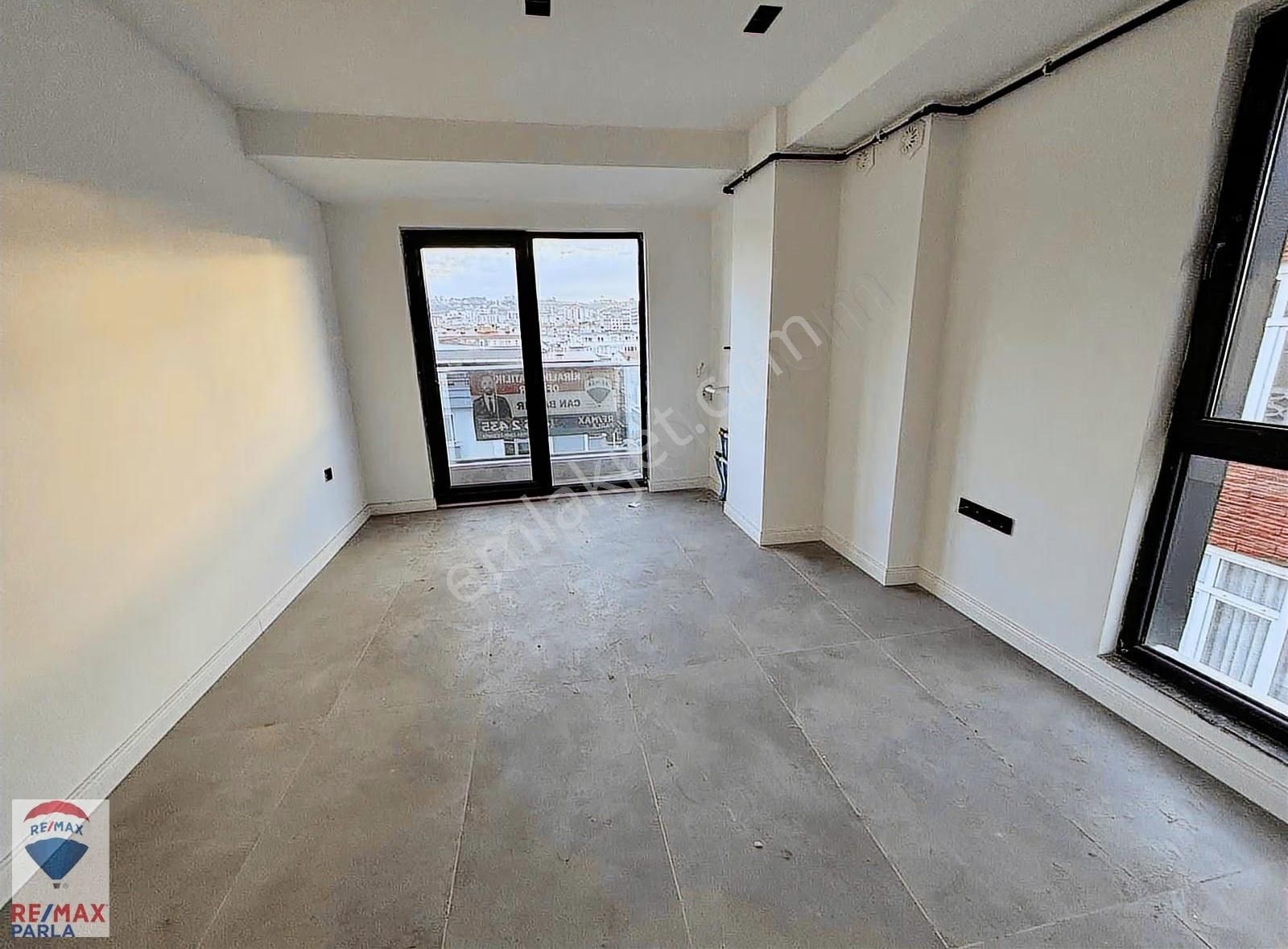 Remax / Can Baydır / Atatürk Blv. Cephe Satılık Daire & Ofis - Görsel 12