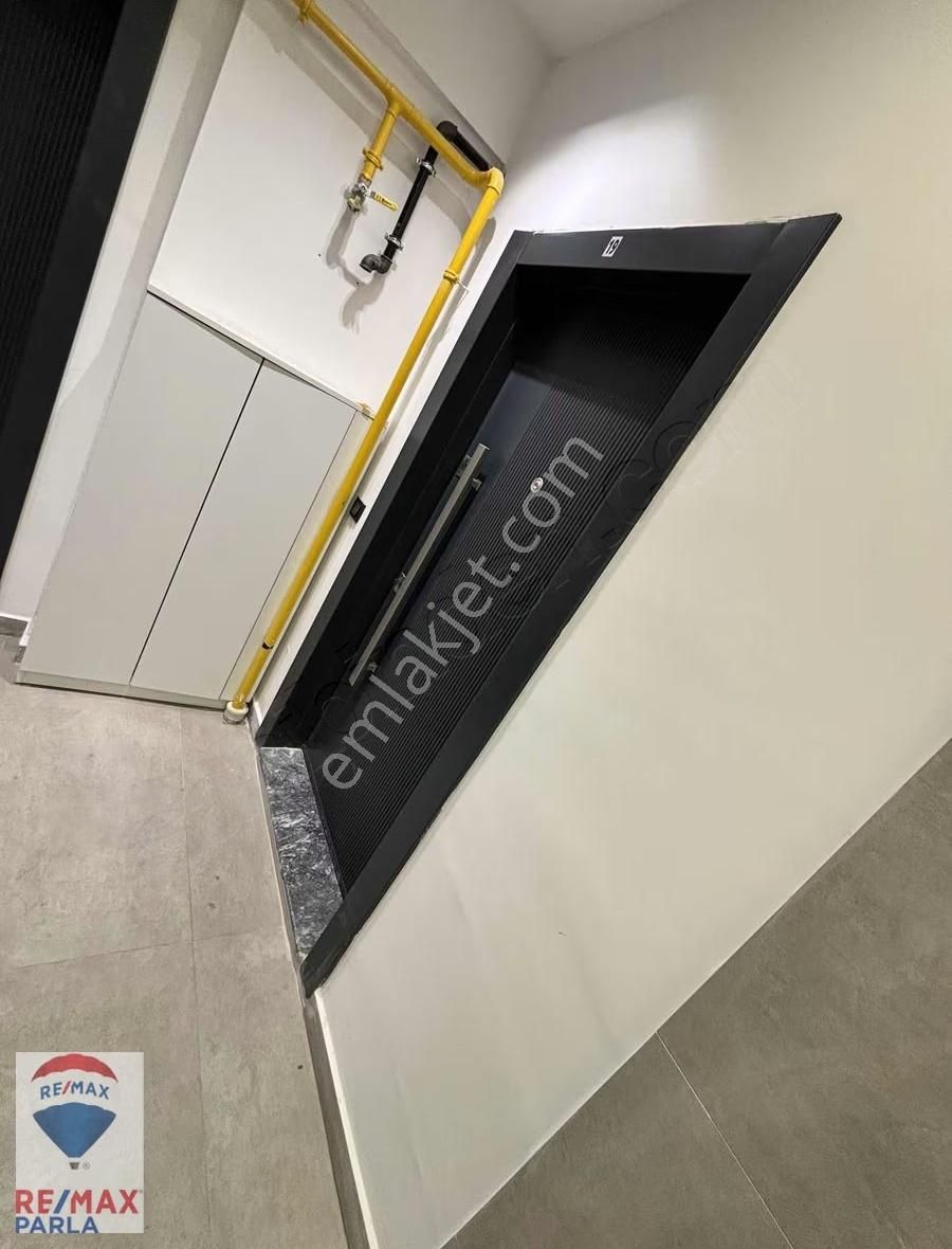 Remax / Can Baydır / Atatürk Blv. Cephe Satılık Daire & Ofis - Görsel 4