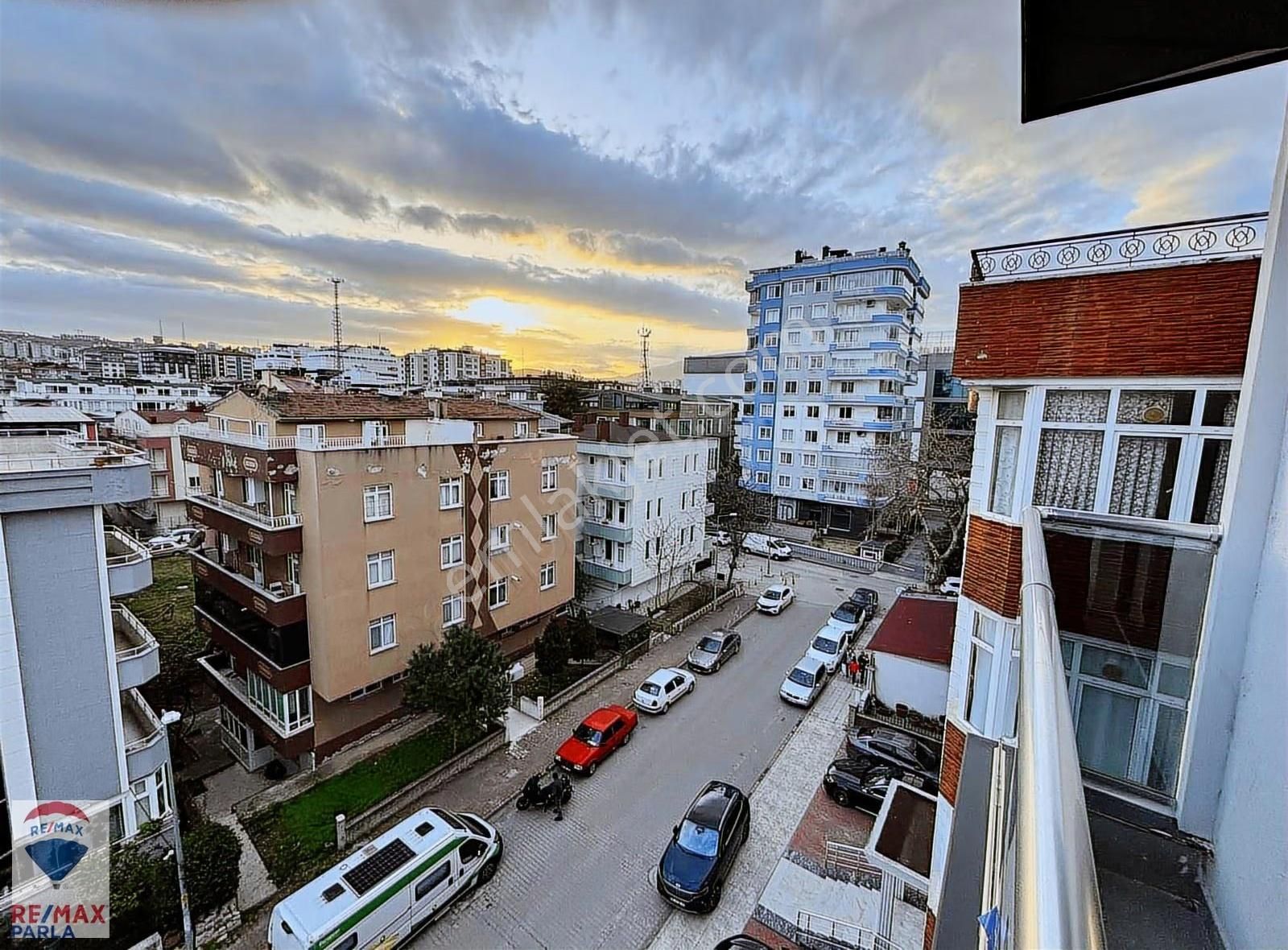 Remax / Can Baydır / Atatürk Blv. Cephe Satılık Daire & Ofis - Görsel 11