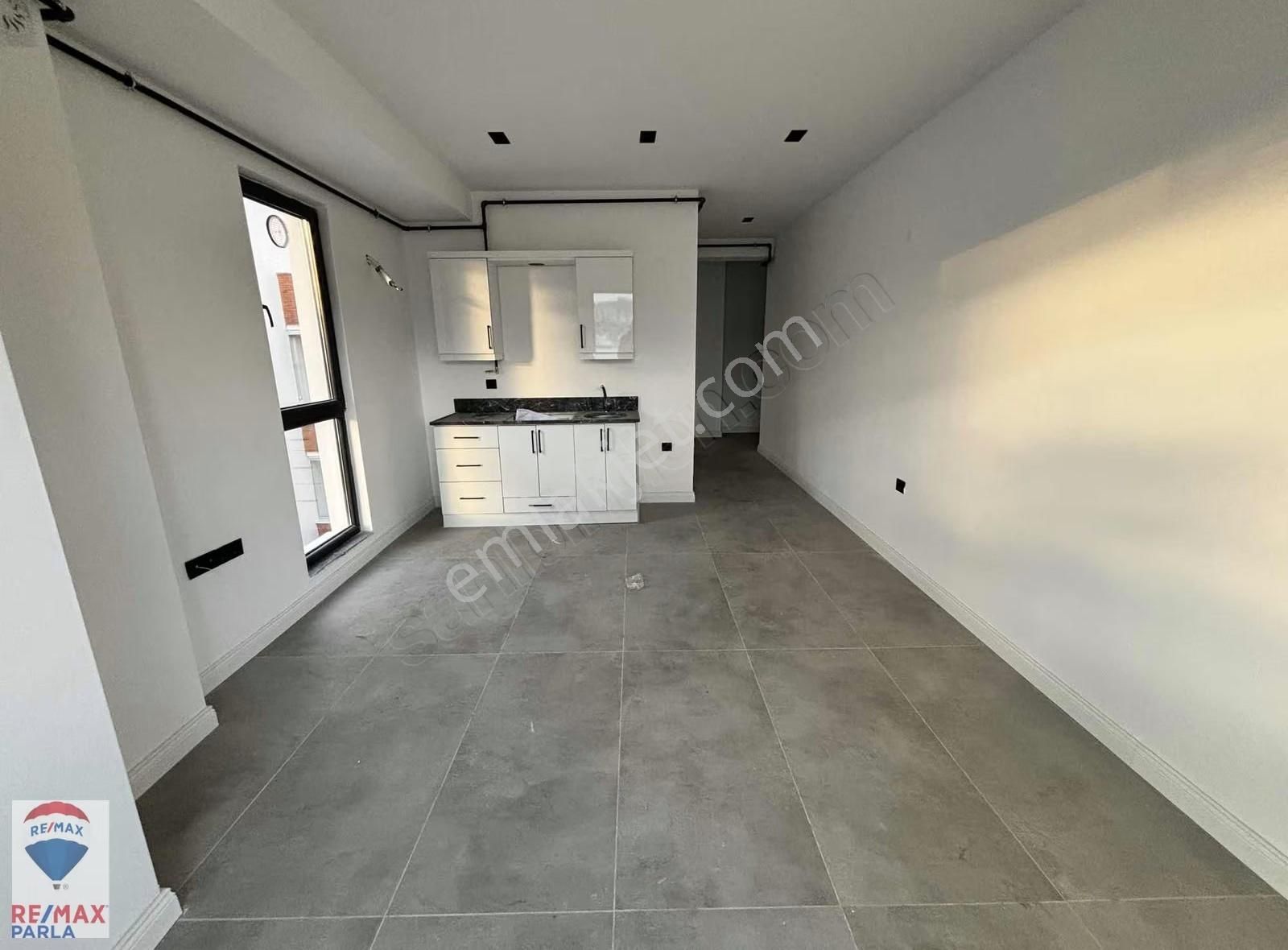 Remax / Can Baydır / Atatürk Blv. Cephe Satılık Daire & Ofis - Görsel 17