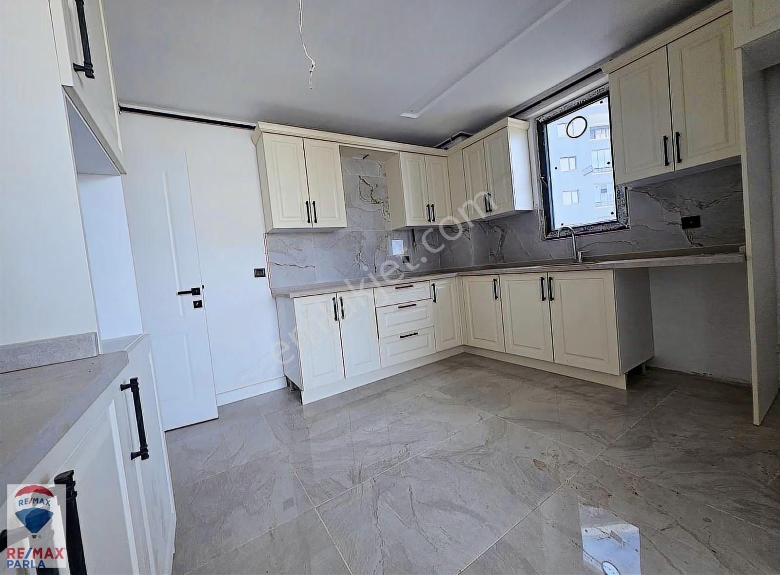 Beypınar'da, Gözde Mevkiide Ted Kolejine Yakın Lüks 3+1 Daire - Görsel 31