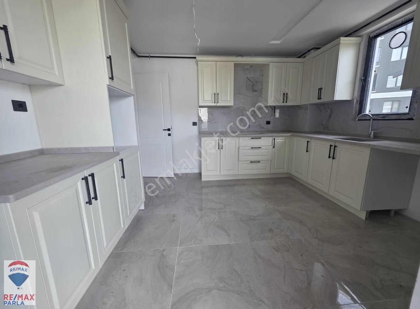 Beypınar'da, Gözde Mevkiide Ted Kolejine Yakın Lüks 3+1 Daire - Görsel 18