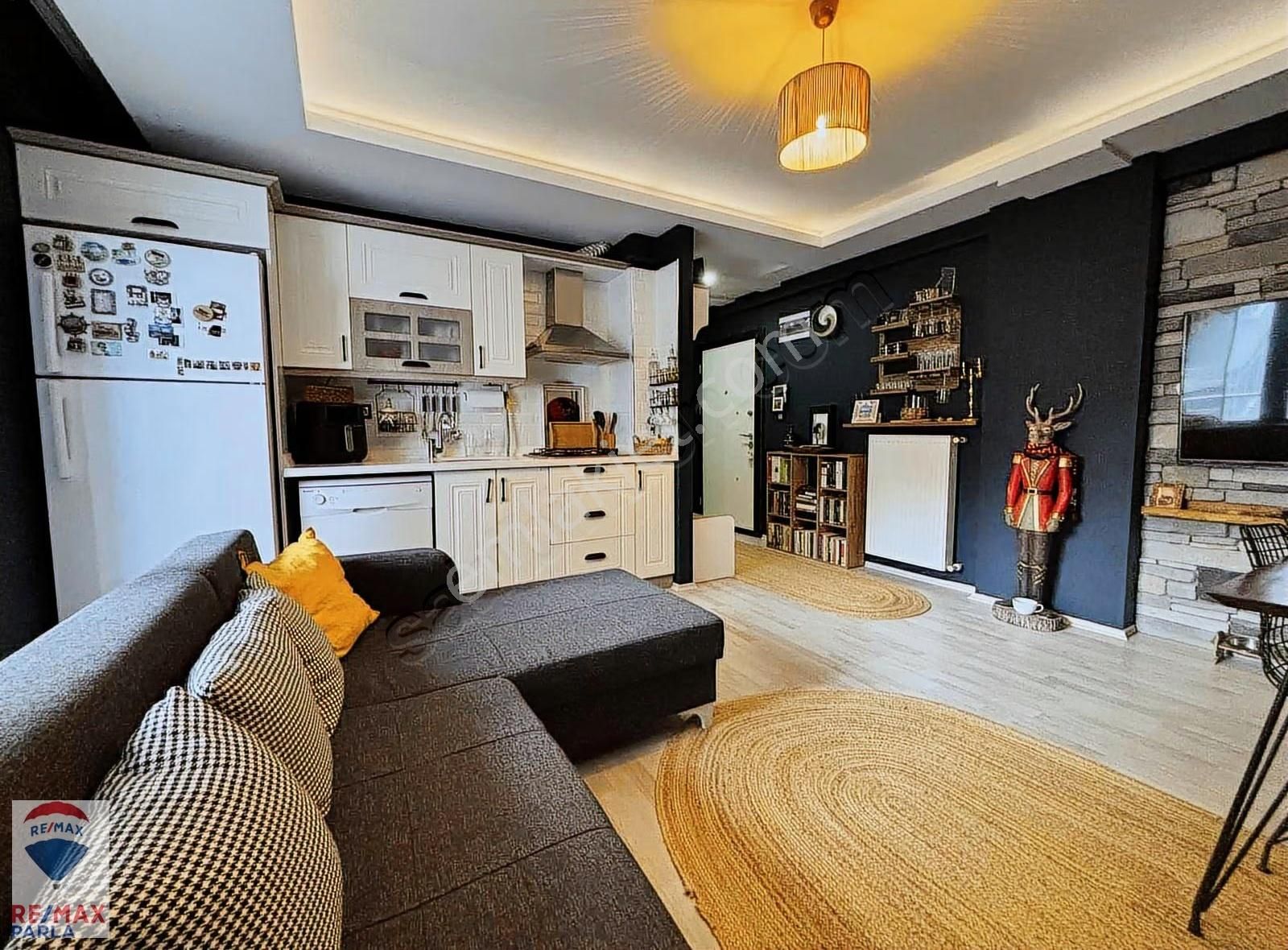 Remax/can Baydır/atatürk Blv. / Yeni Mah. Sahile Yürüme Mesafesi