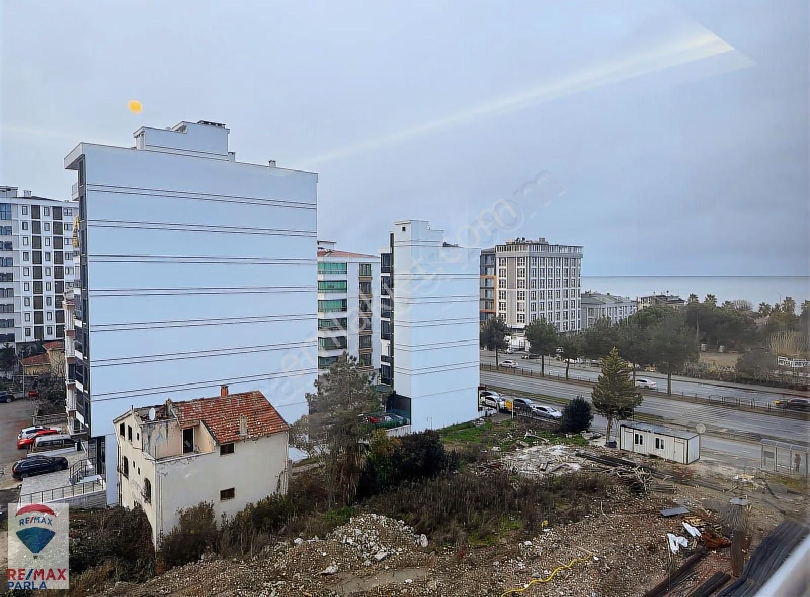 Yenimahalle Anayol Üstünde Şehrin En Geniş 1+1'i / Remax Gökhan - Görsel 3