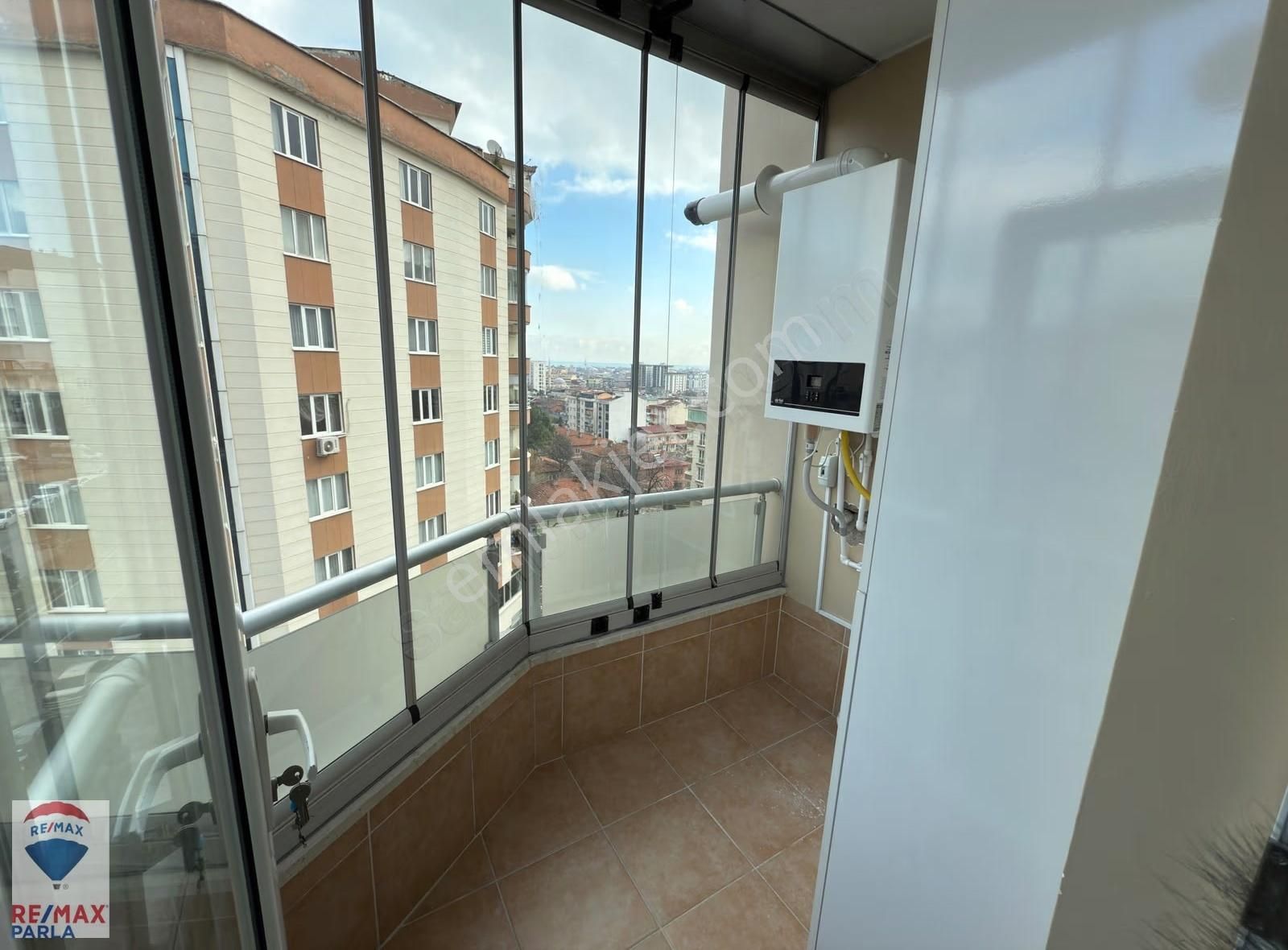 Şehrin Merkezinde Geniş, Ferah Ve Kullanışlı 4+1 Daire! - Görsel 11