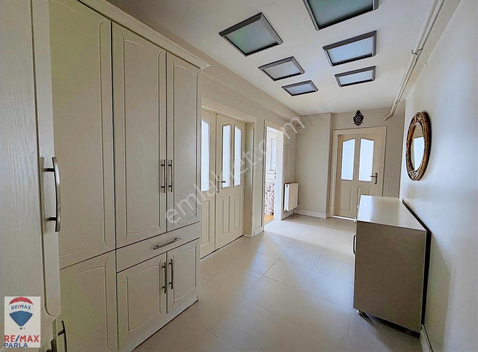 Şehrin Merkezinde Geniş, Ferah Ve Kullanışlı 4+1 Daire! - Görsel 12