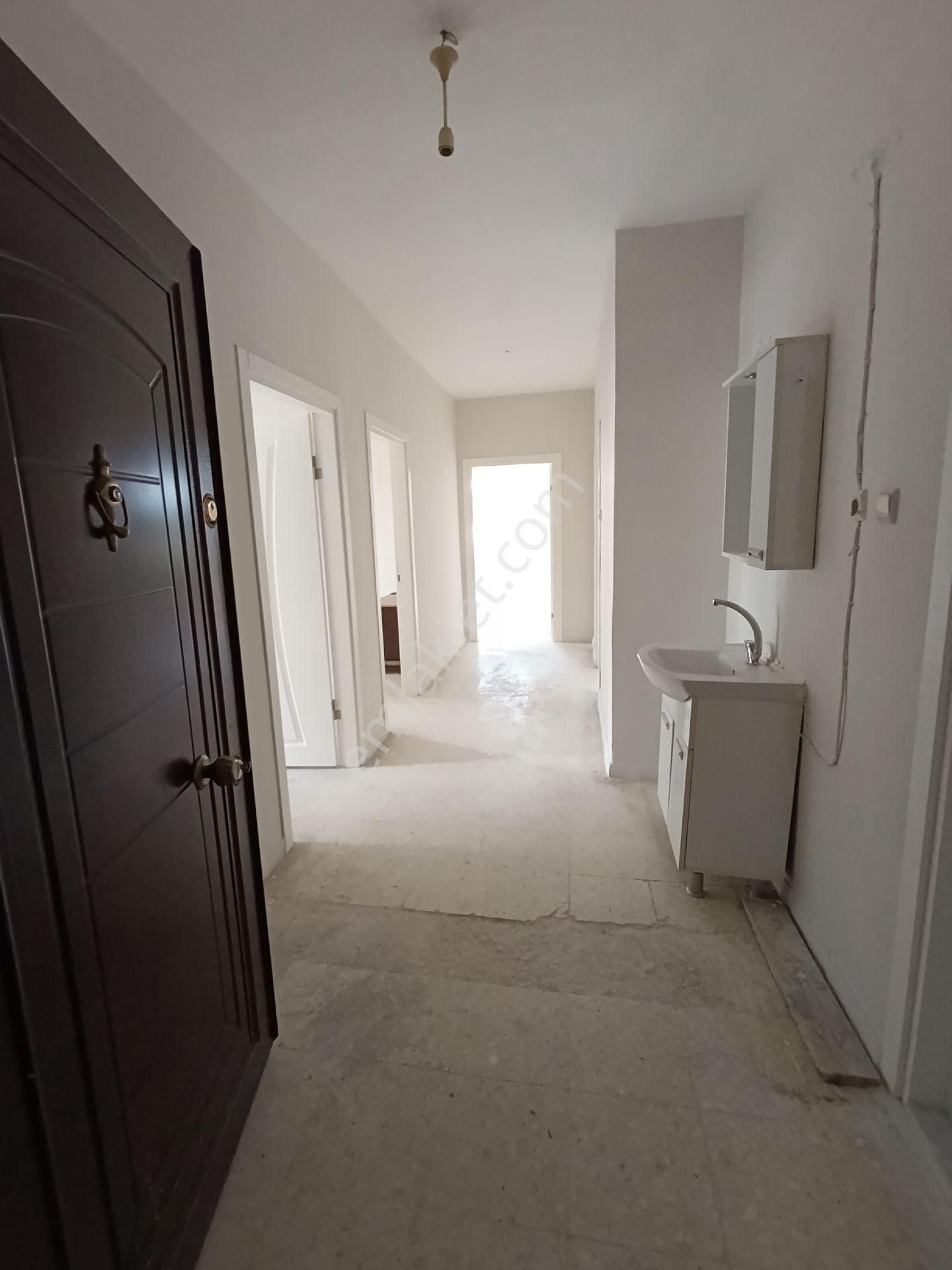 Menderes Mah. Limon Cad. De Site İçerisinde Satılık Daire