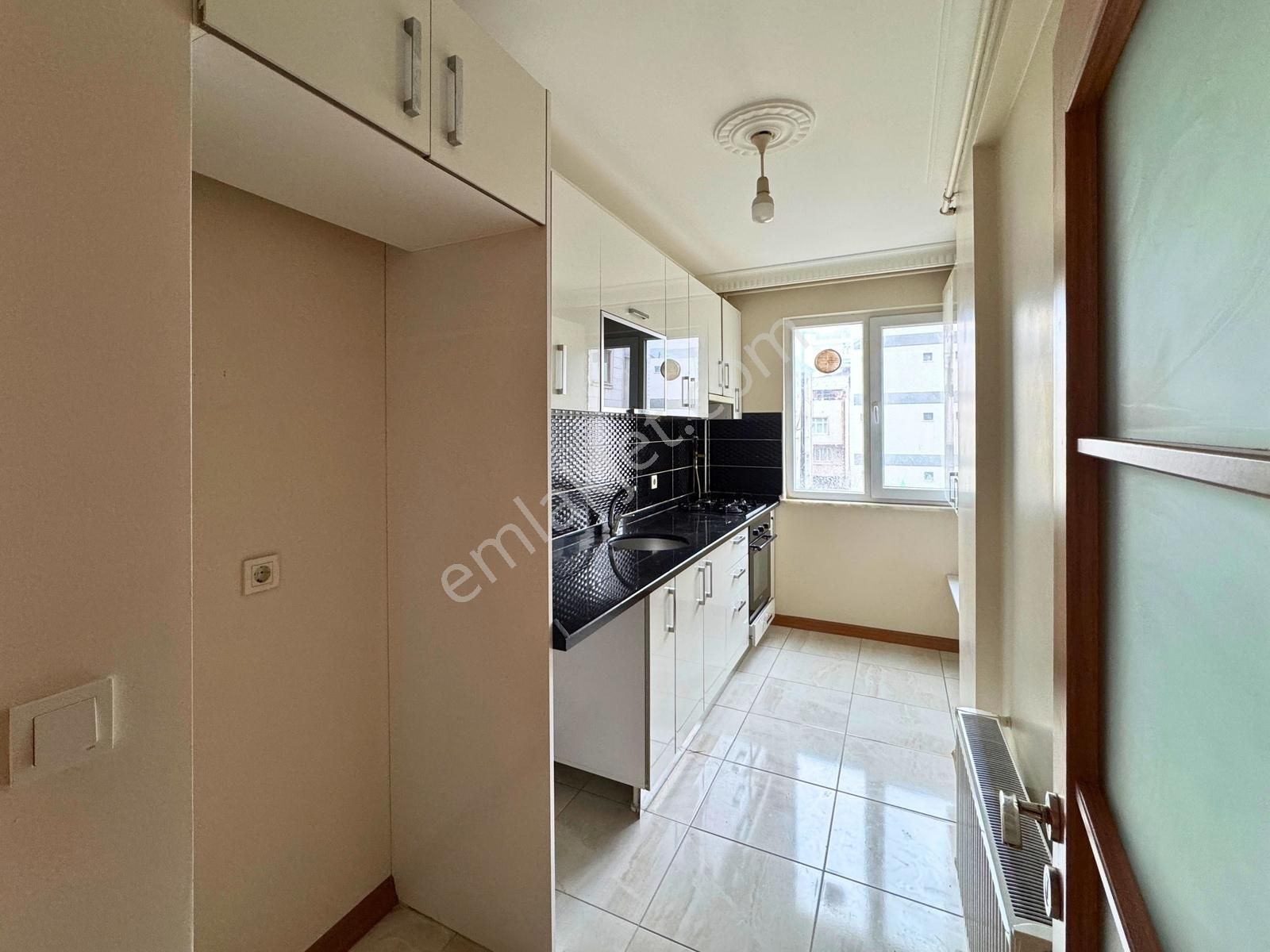 Çekmeköy Taşdelende Açık Otoparklı Klimalı 2+1 Boş Daire - Görsel 3