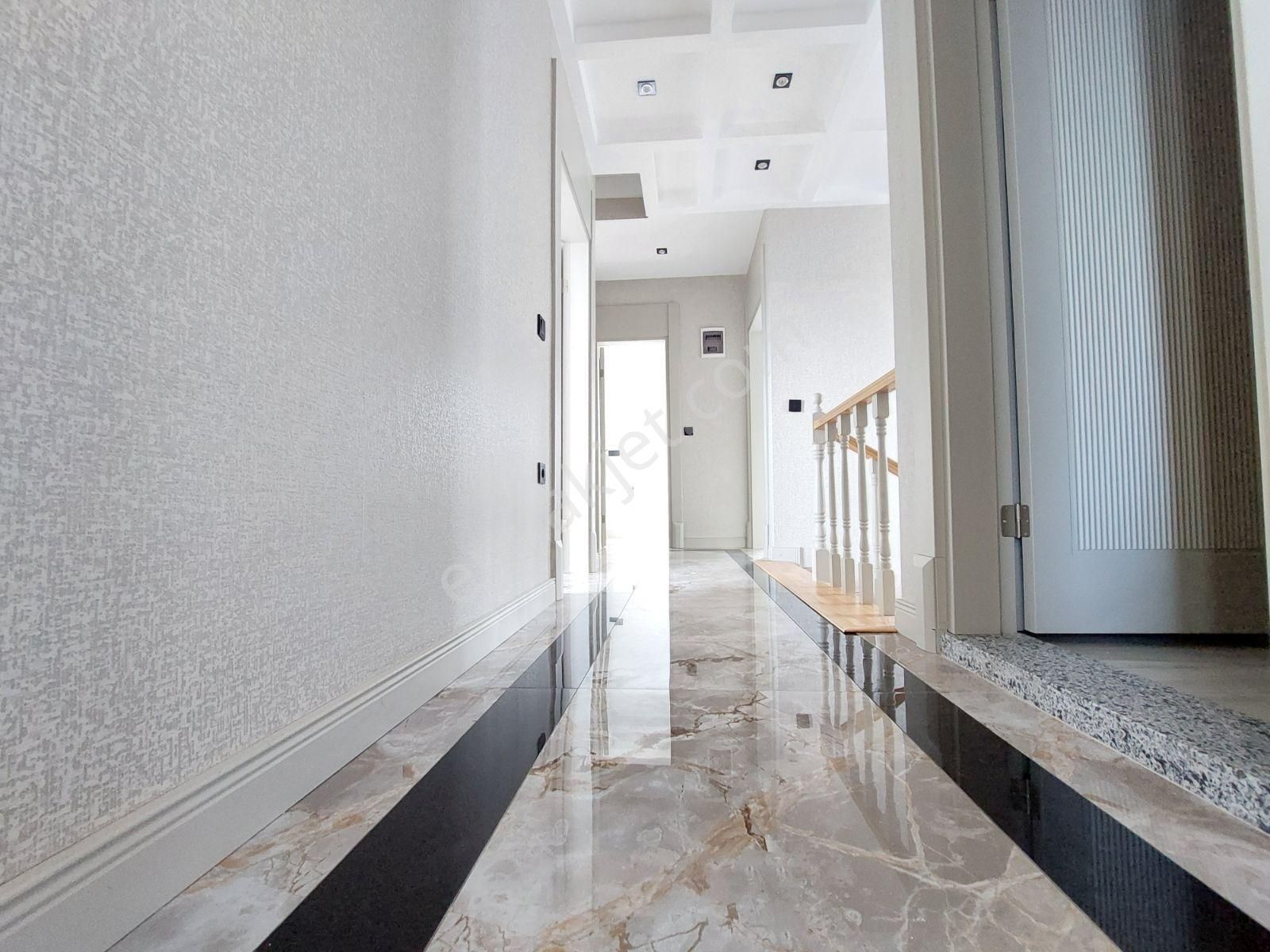 Güre'de, Alaçatı Konseptli 4+1 Ultra Lüks Akıllı Villa - Görsel 11