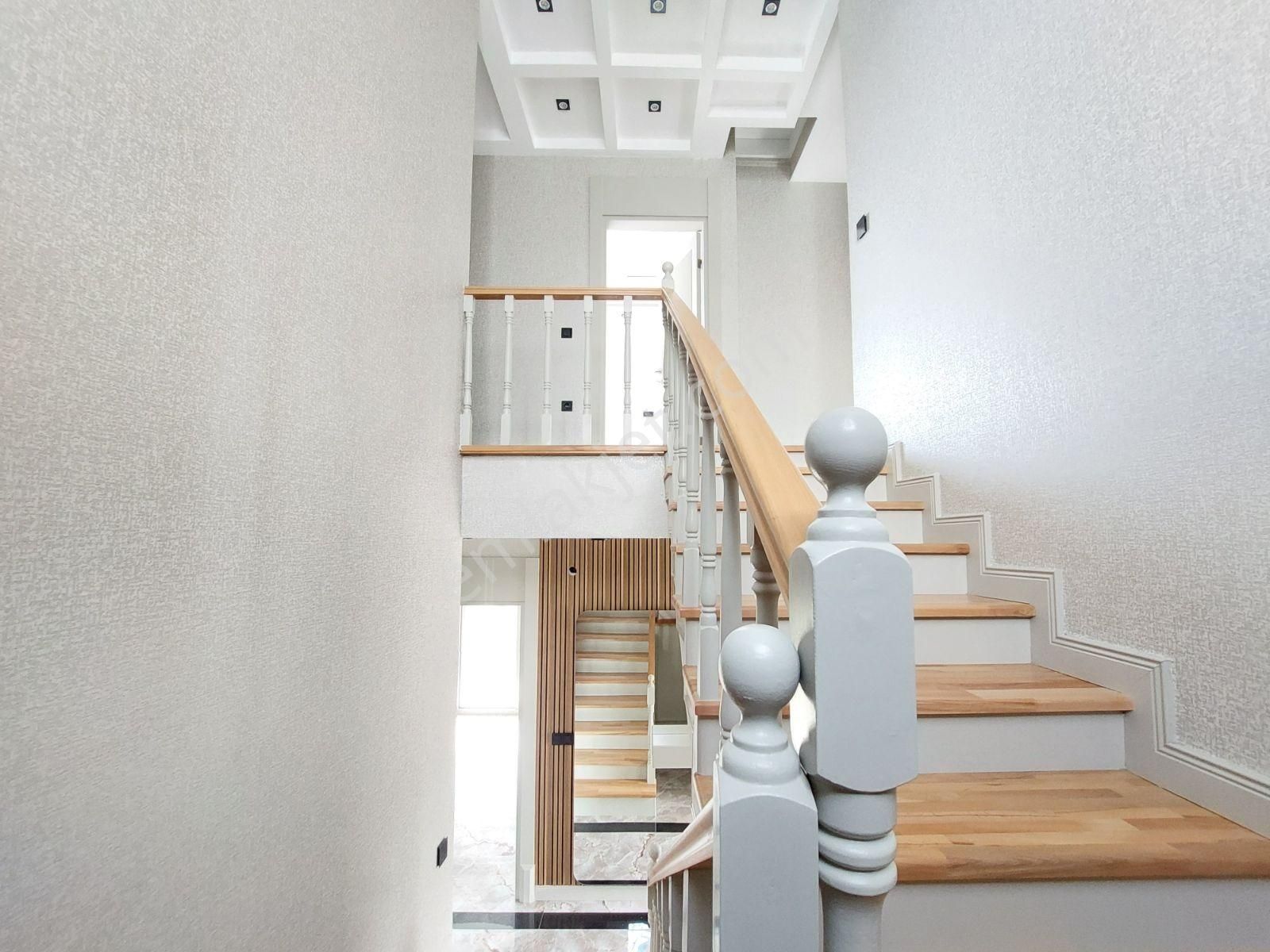 Güre'de, Alaçatı Konseptli 4+1 Ultra Lüks Akıllı Villa - Görsel 17