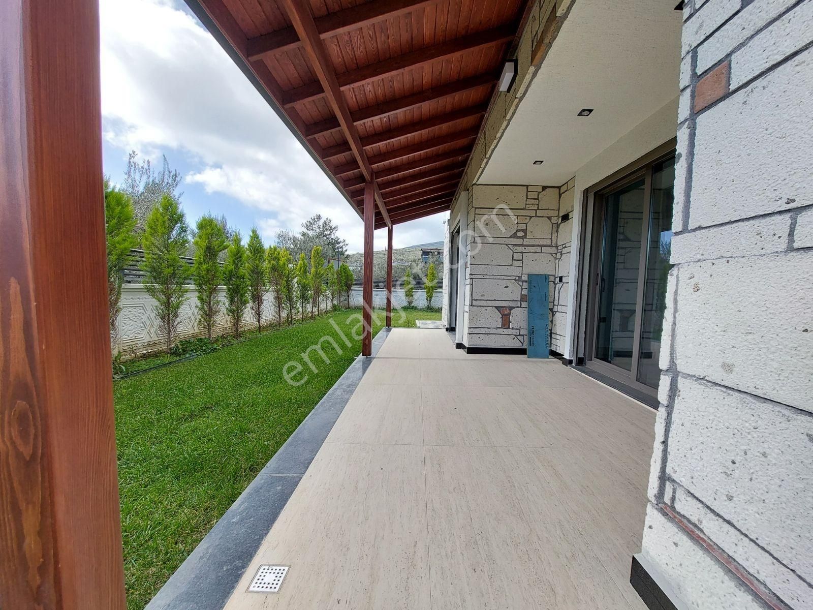 Güre'de, Alaçatı Konseptli 4+1 Ultra Lüks Akıllı Villa - Görsel 3