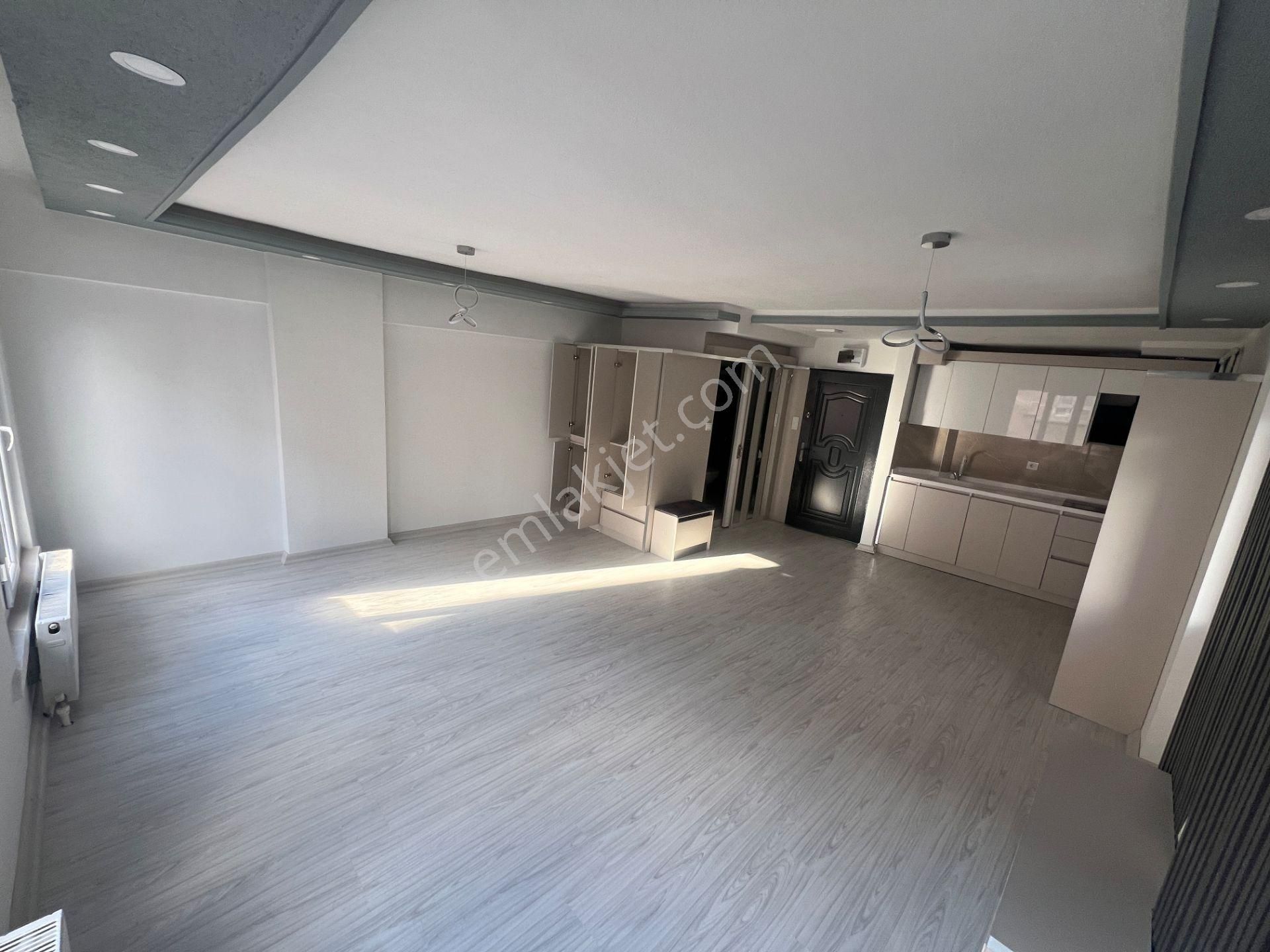 Etimesgut İstasyon Mah Cadde Üzeri Tren Garı Yanı Yapılı 1.kat - Görsel 3