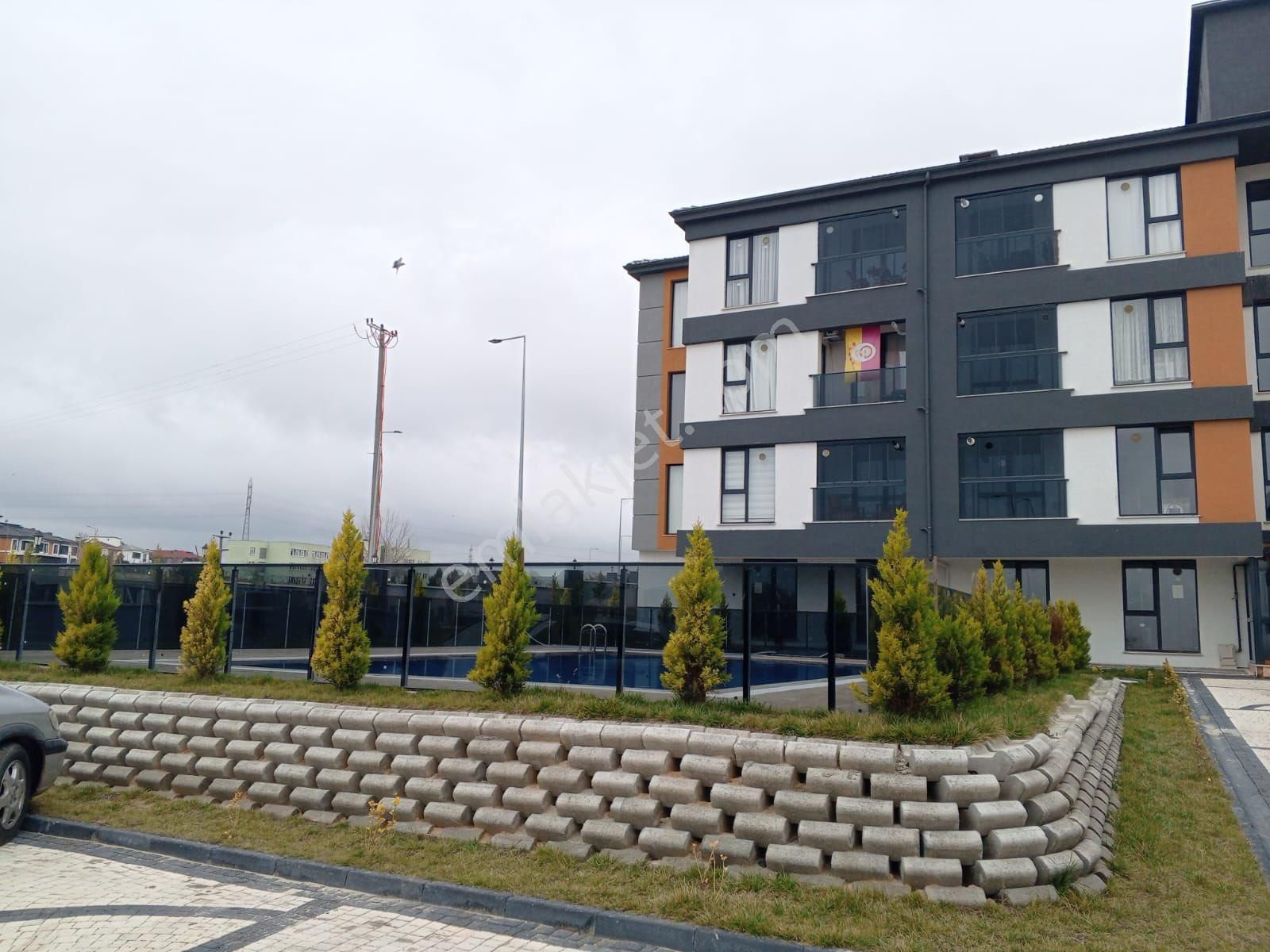Çorlu Da Havuzlu Site İçinde Kiralık 1+1 Daire - Görsel 13
