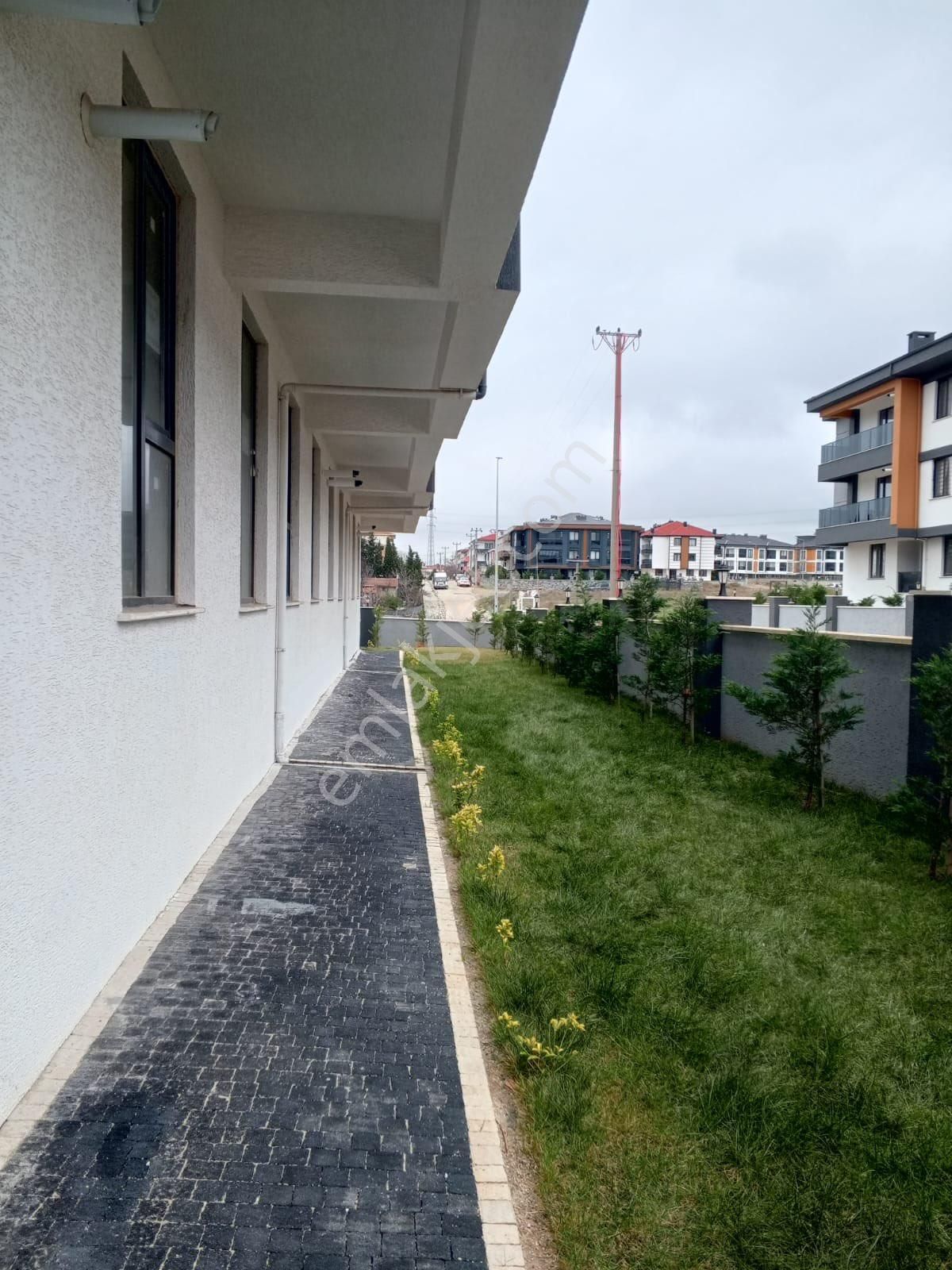 Çorlu Da Havuzlu Site İçinde Kiralık 1+1 Daire - Görsel 5