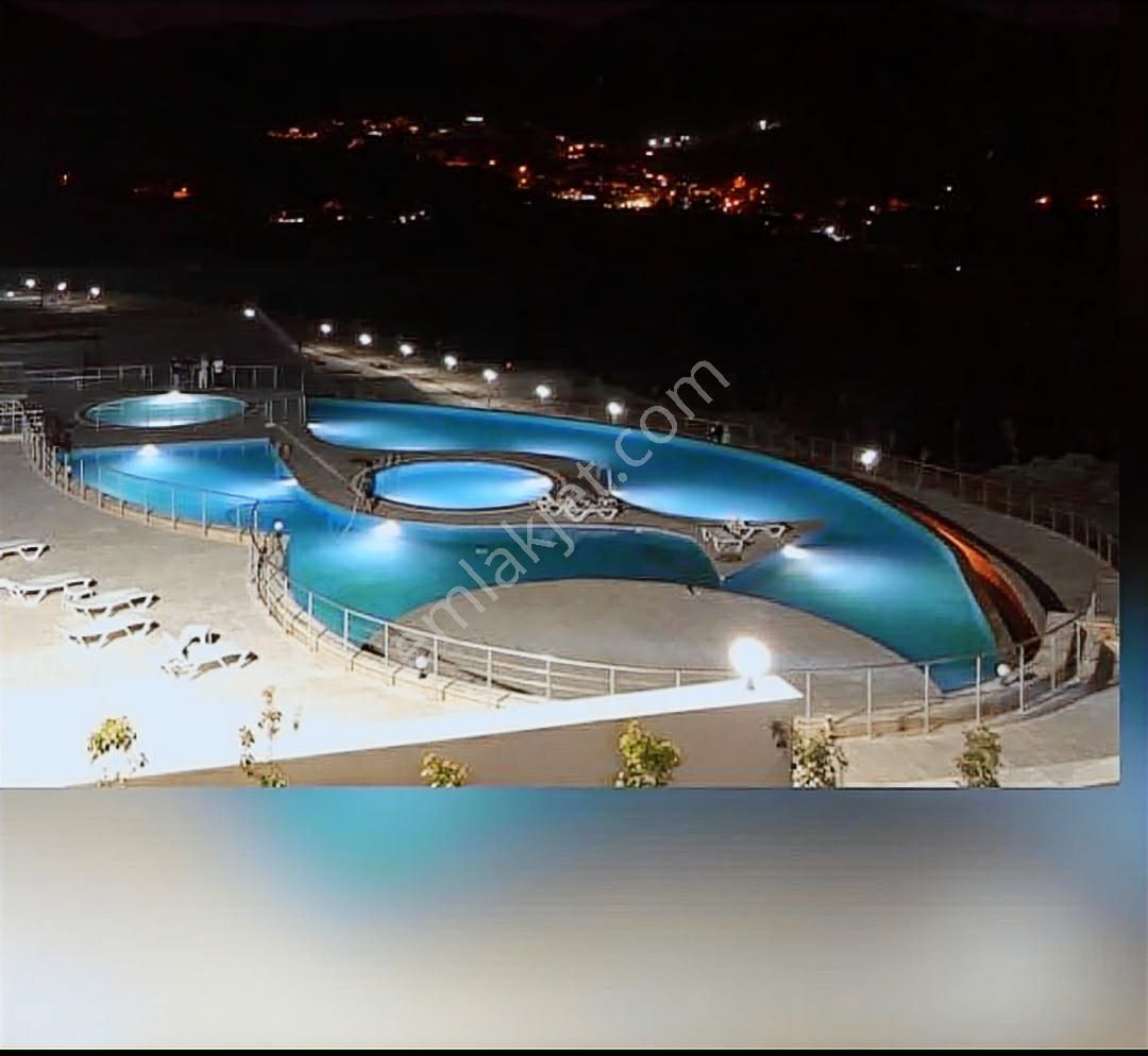 Havuzlu, Eşyalı, Katlamalı Cam Balkonlu, 57 M2 Satılık 1+1 Daire - Görsel 6