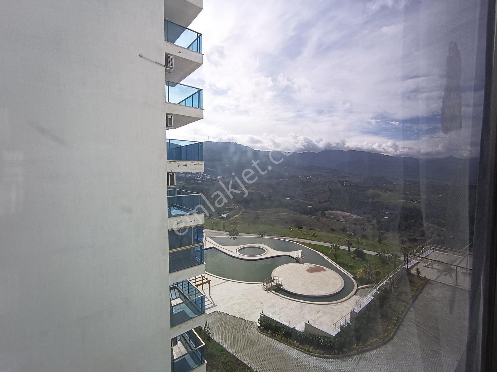 Havuzlu, Eşyalı, Katlamalı Cam Balkonlu, 57 M2 Satılık 1+1 Daire - Görsel 31