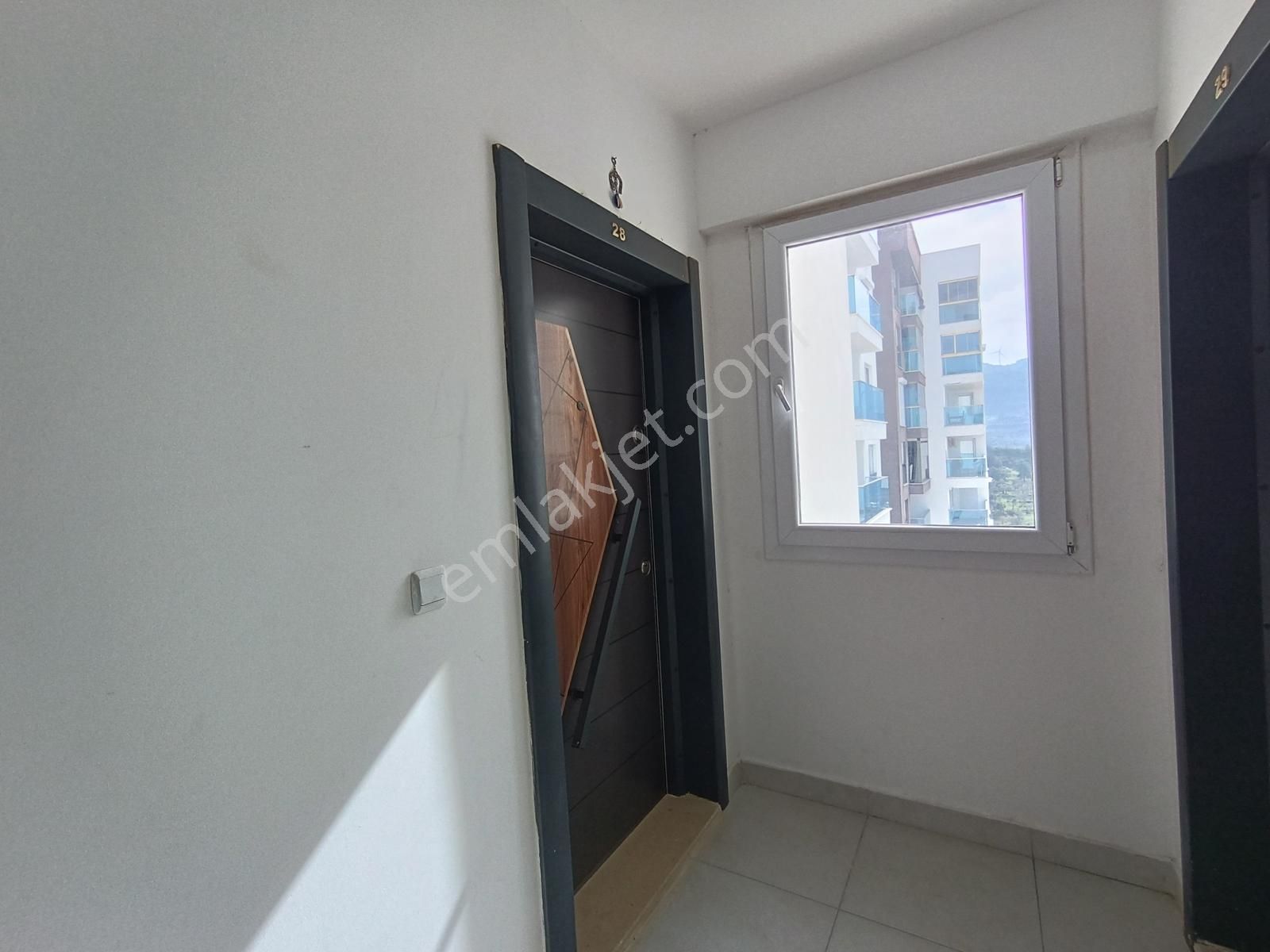 Havuzlu, Eşyalı, Katlamalı Cam Balkonlu, 57 M2 Satılık 1+1 Daire - Görsel 18