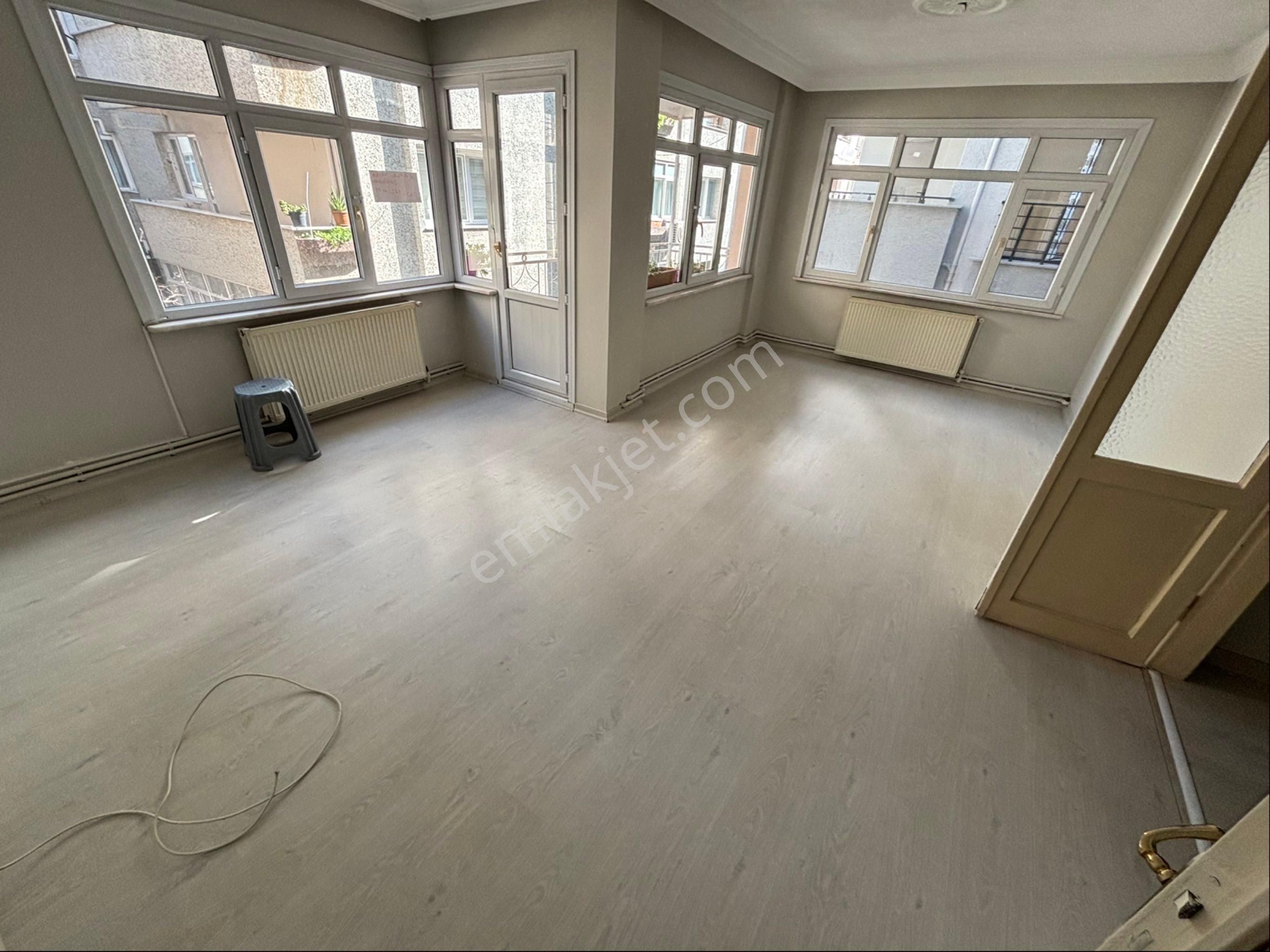 Delta’dan Denizköşkler’de 3+1 Temiz Bakımlı 130m2 Kiralık Ara Kat Daire