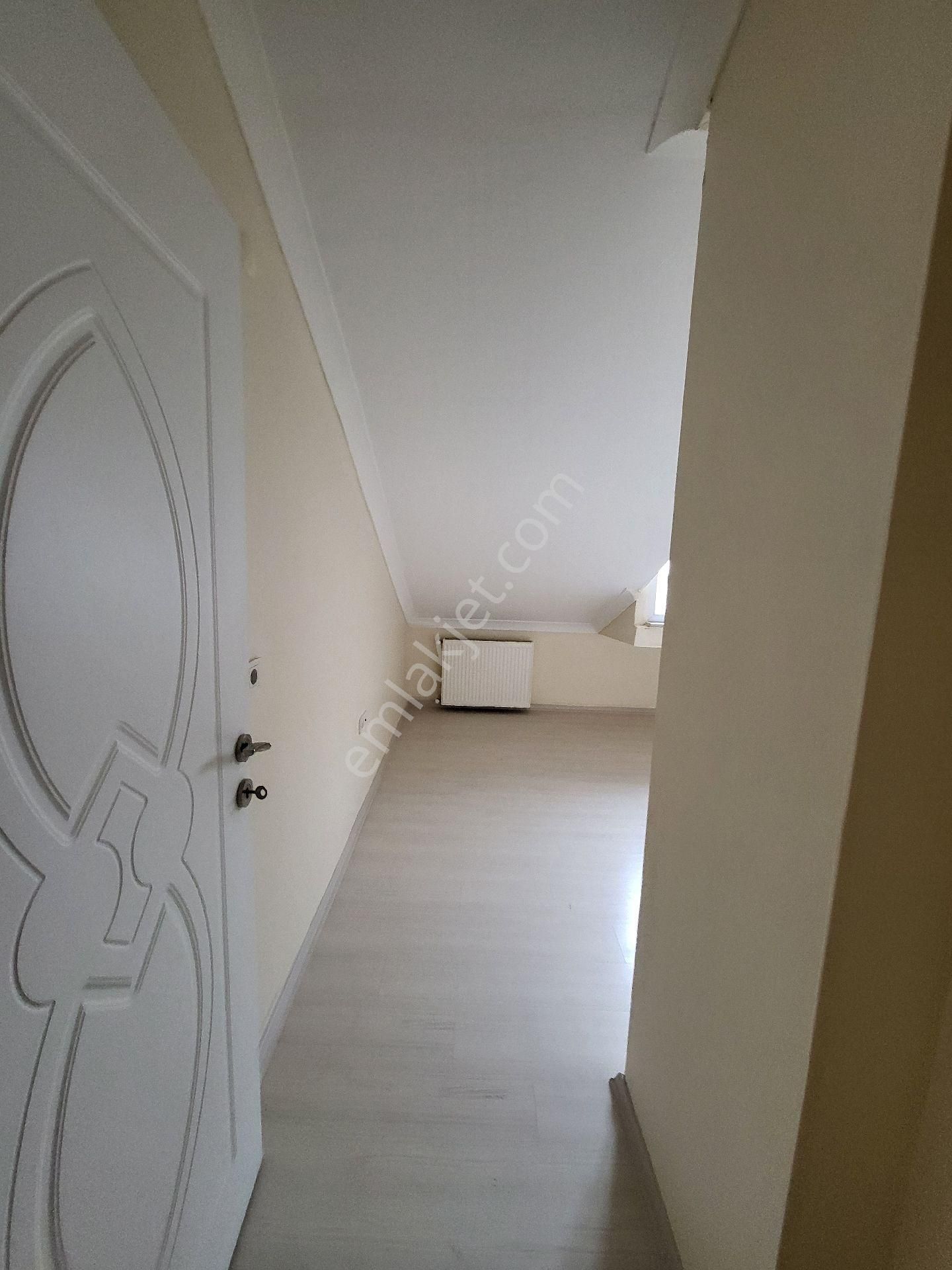 Arnavutköy Anadolu Mahallesi’nde Kiralık Çatı Katı - Görsel 3