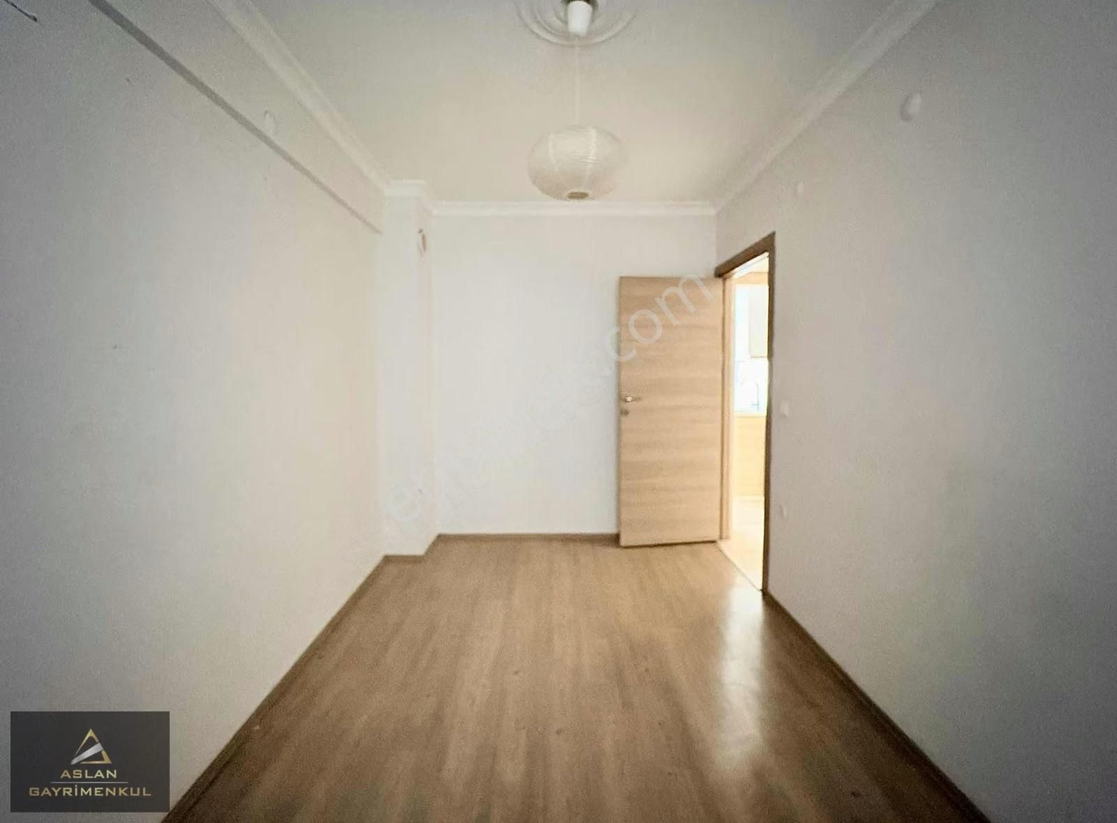 Aslandan Karşıyaka İmbatlı Mh.de Ara Kat Kiralık 2+1 Daire - Görsel 3