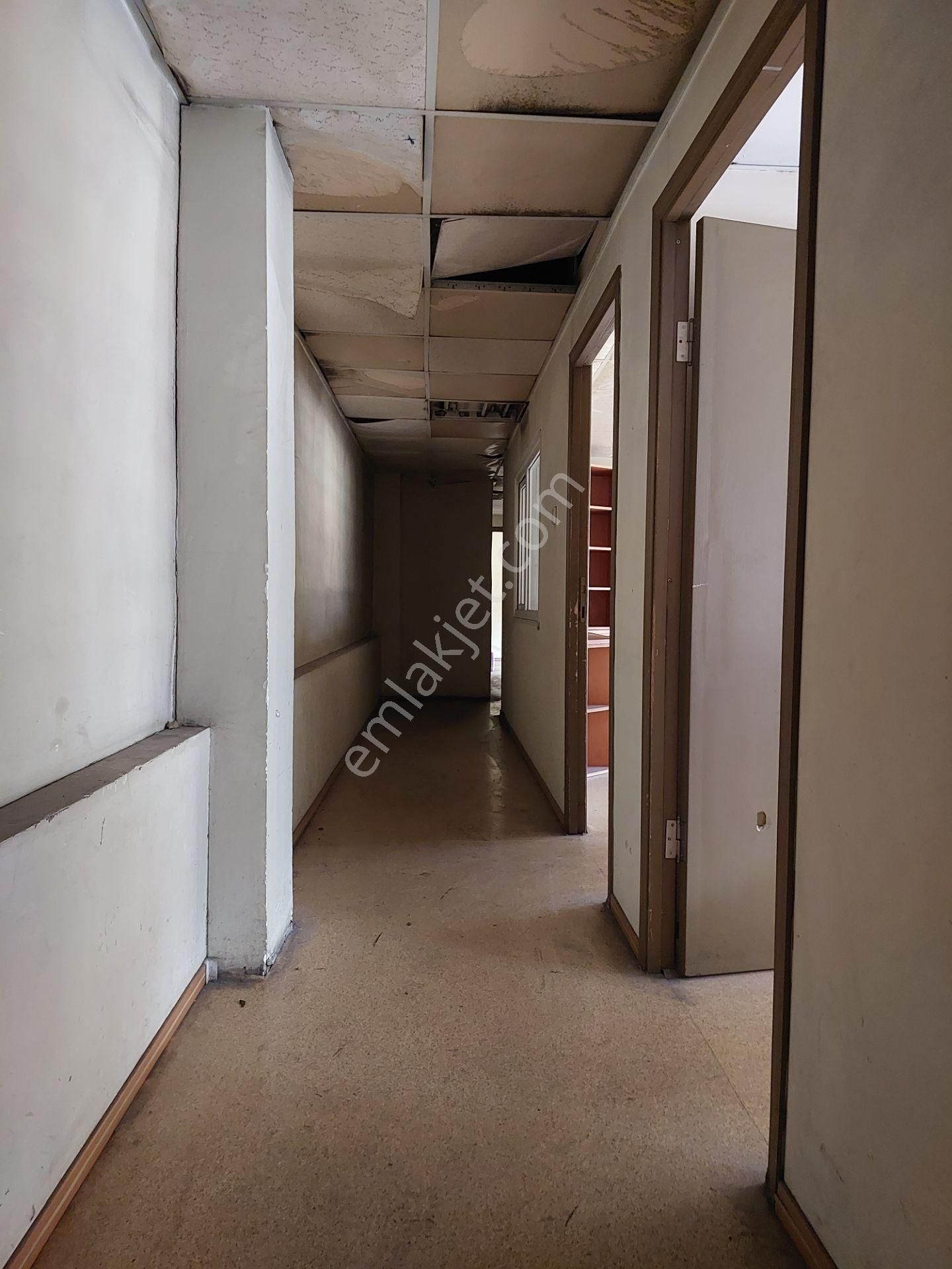 Otosansit Sanayi Sitesi 9-blokta Kiralık 3-bişik 432m2 Köşe Dükkan - Görsel 11