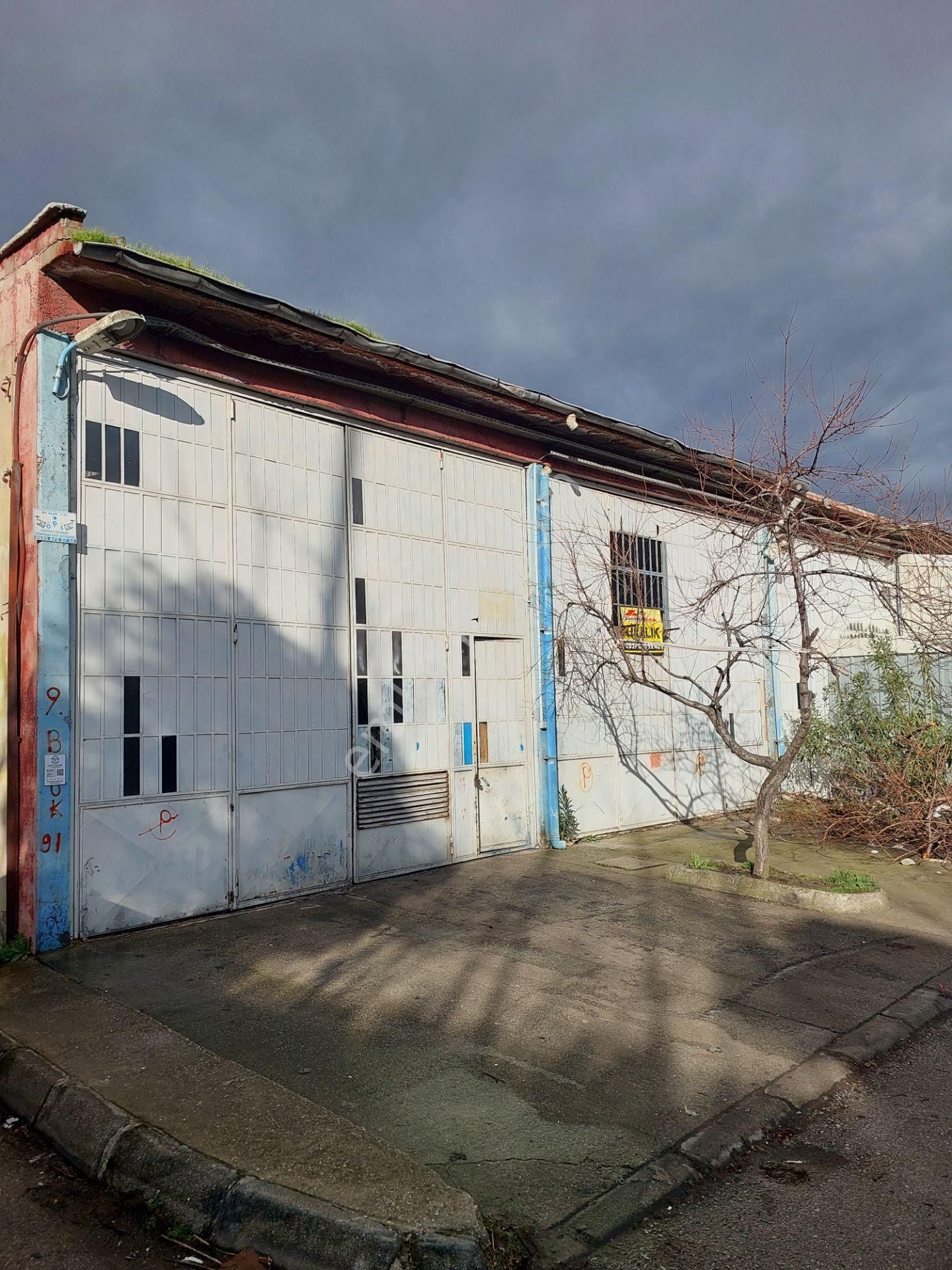 Otosansit Sanayi Sitesi 9-blokta Kiralık 3-bişik 432m2 Köşe Dükkan - Görsel 2