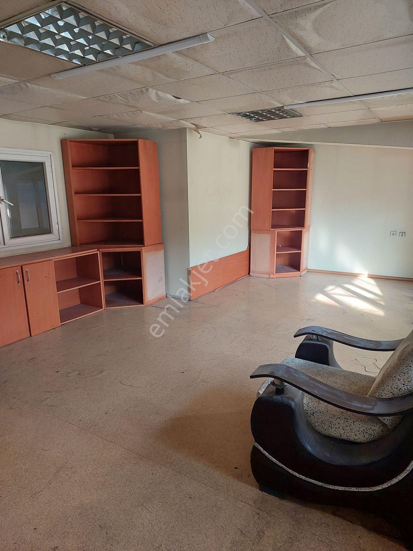 Otosansit Sanayi Sitesi 9-blokta Kiralık 3-bişik 432m2 Köşe Dükkan - Görsel 16