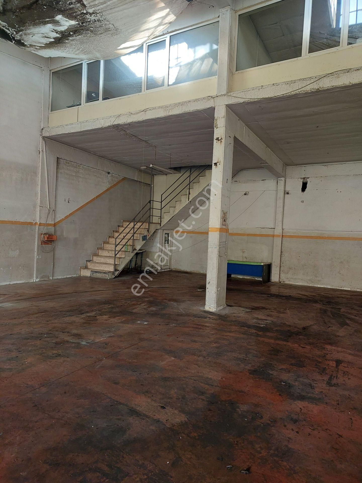 Otosansit Sanayi Sitesi 9-blokta Kiralık 3-bişik 432m2 Köşe Dükkan - Görsel 5