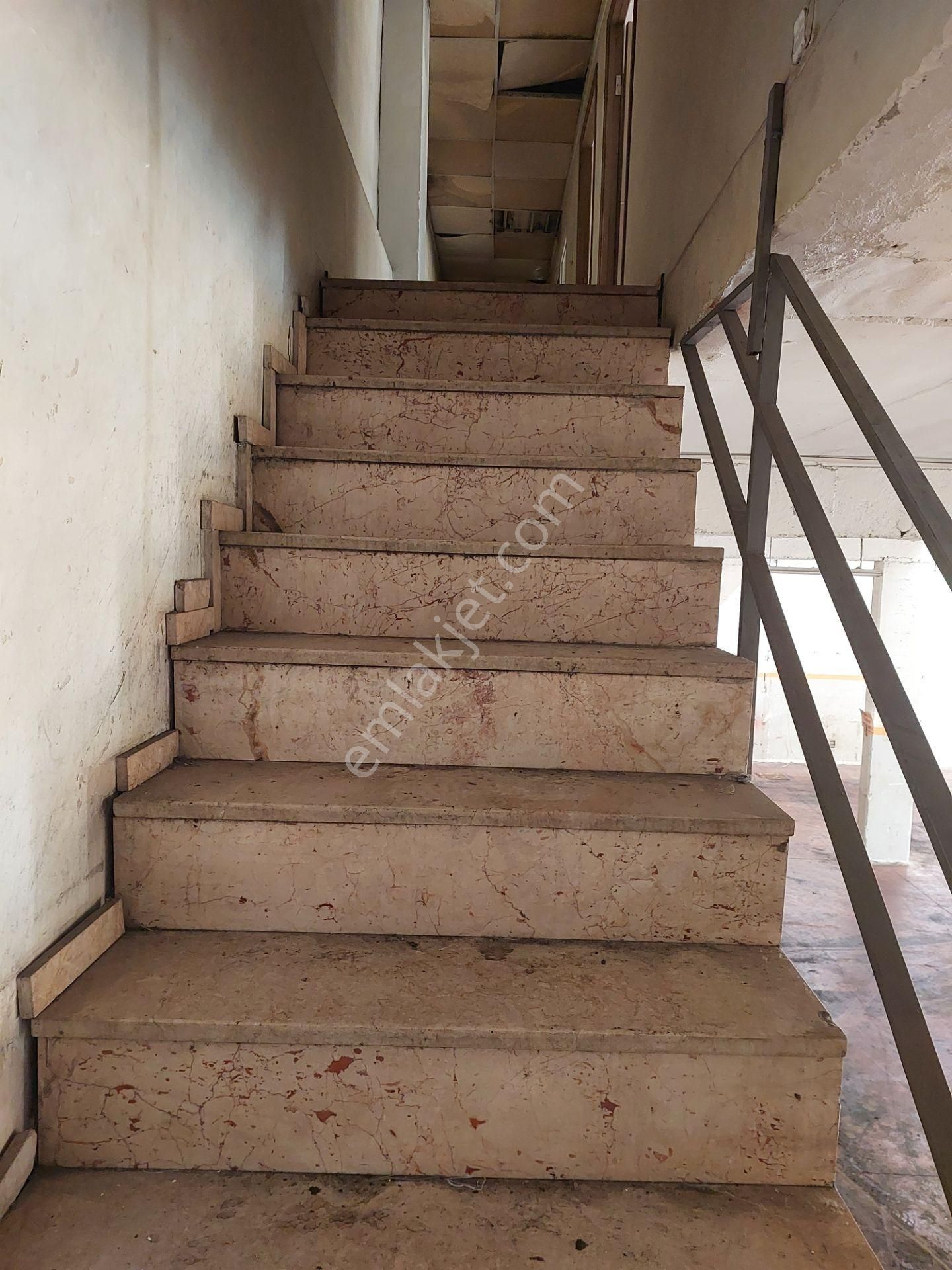 Otosansit Sanayi Sitesi 9-blokta Kiralık 3-bişik 432m2 Köşe Dükkan - Görsel 10