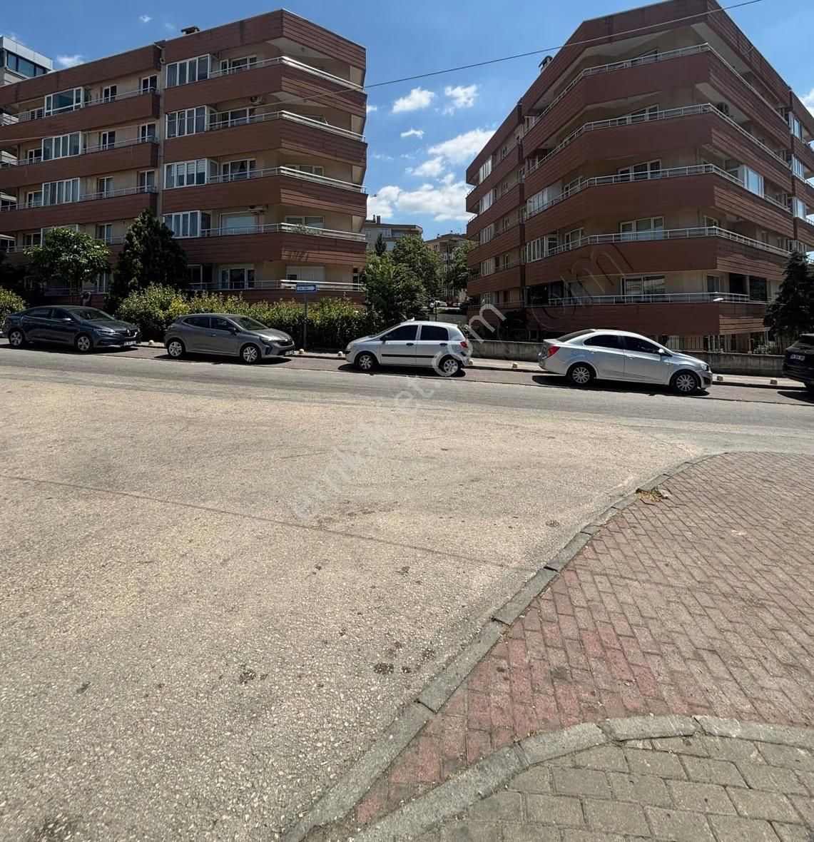 Podyum Park Karşısında Eşsiz Konumda Satılık Daire