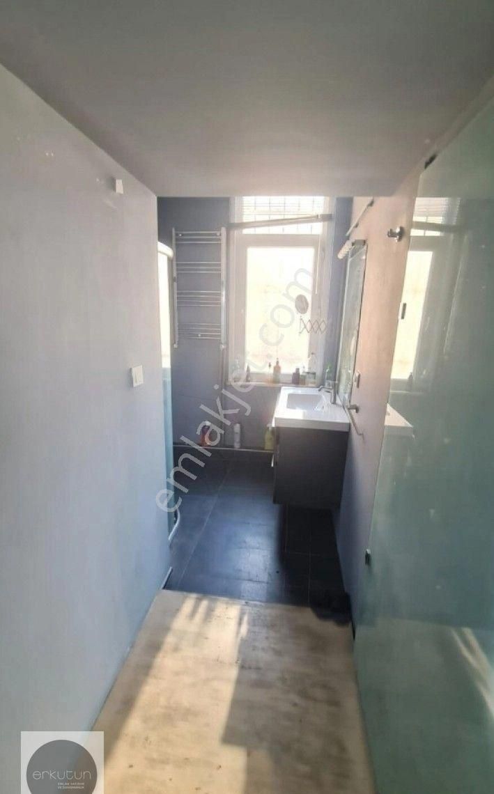 Erkutun'dan, Karaköy Meydanı'nın İmza Binasında Kiralık İş Yeri Fırsatı - Görsel 3