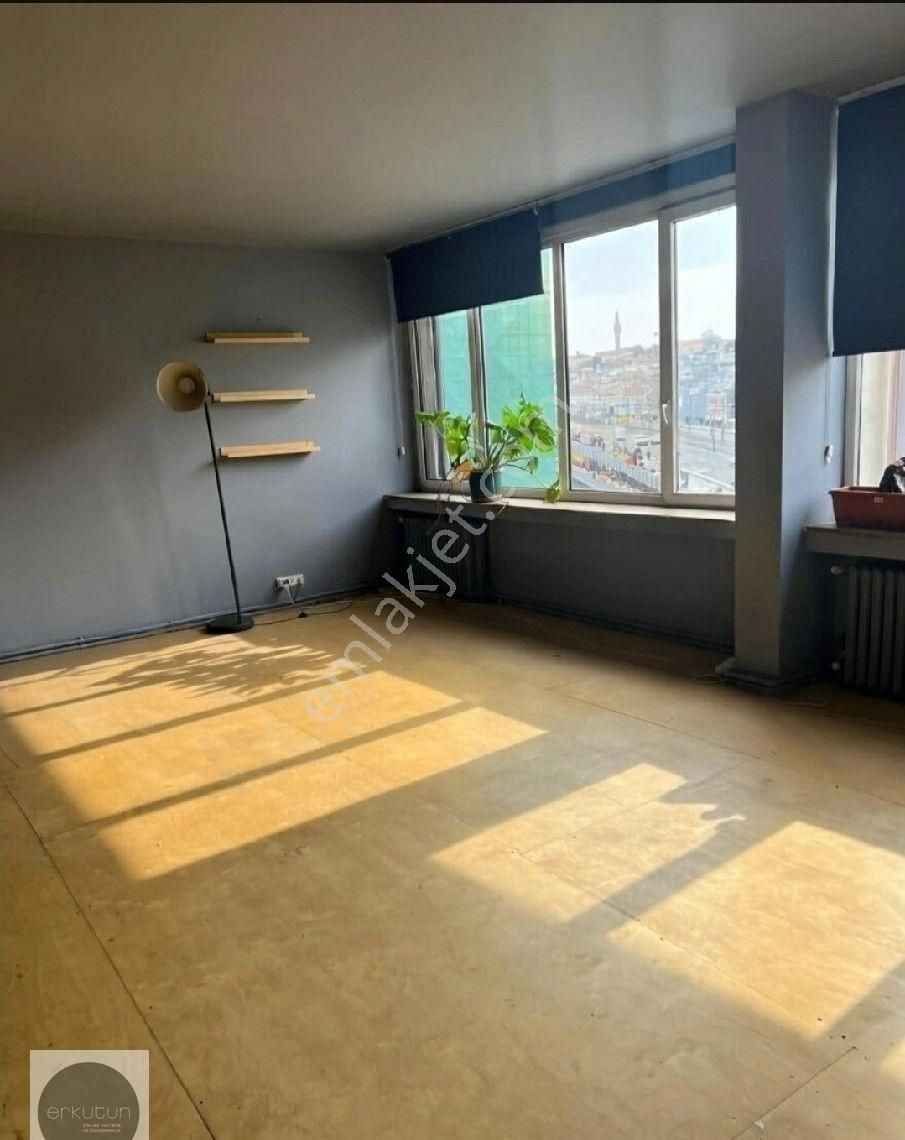 Erkutun'dan, Karaköy Meydanı'nın İmza Binasında Kiralık İş Yeri Fırsatı - Görsel 10
