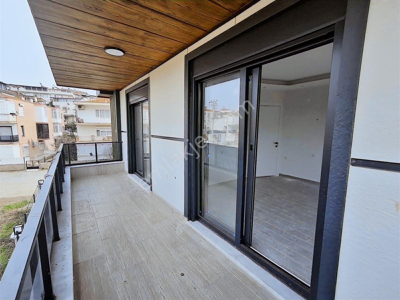 Ayvalık Küçükköy Yerden Isıtmalı 4+1 Villa - Görsel 5