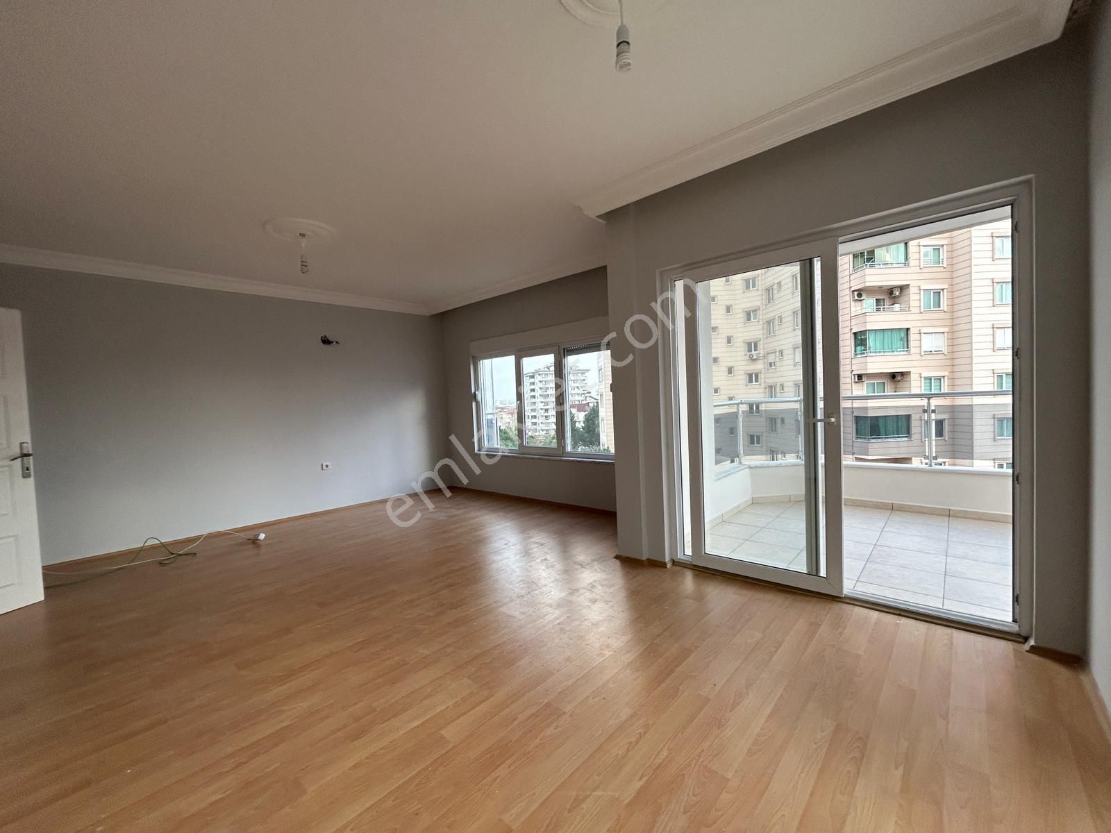 Alanya Cikcilli'de Site İçerisinde Ayrı Mutfak 2+1 Kiralık Daire - Görsel 3