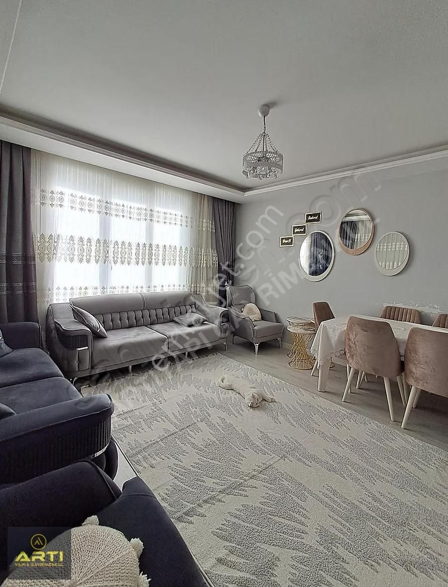Hadımköy De Aile Binasında Satılık Kullanışlı 2+1 Daire... - Görsel 9