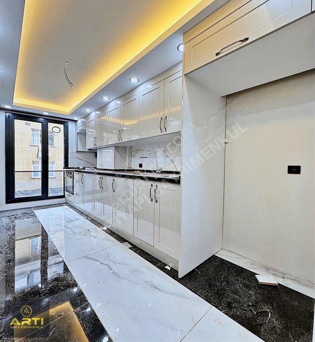 Bahçeşehir Ve Akbatıya Komşu Dekorlu Satılık 2+1 Sıfır Daire