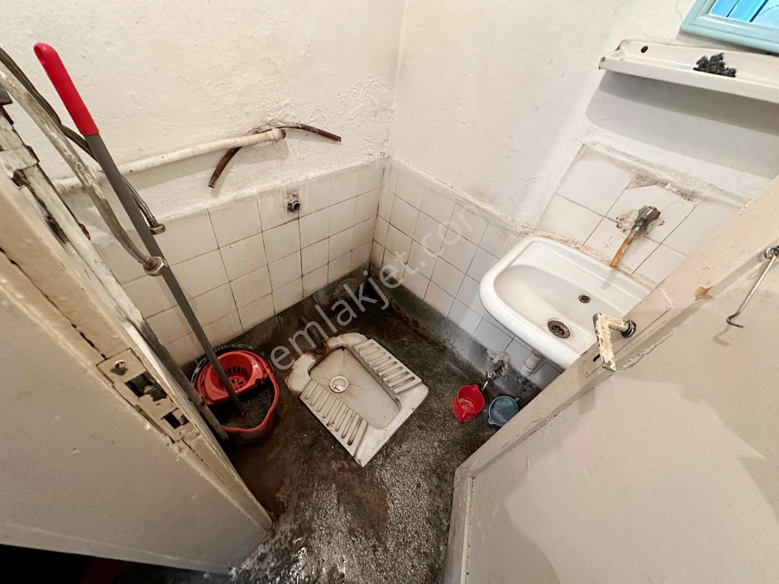 Uzman Emlak Ofisinden Tabela Değeri Yüksek Refik Saydam Cad Üzeri Ön Cephe Dükkan - Görsel 12