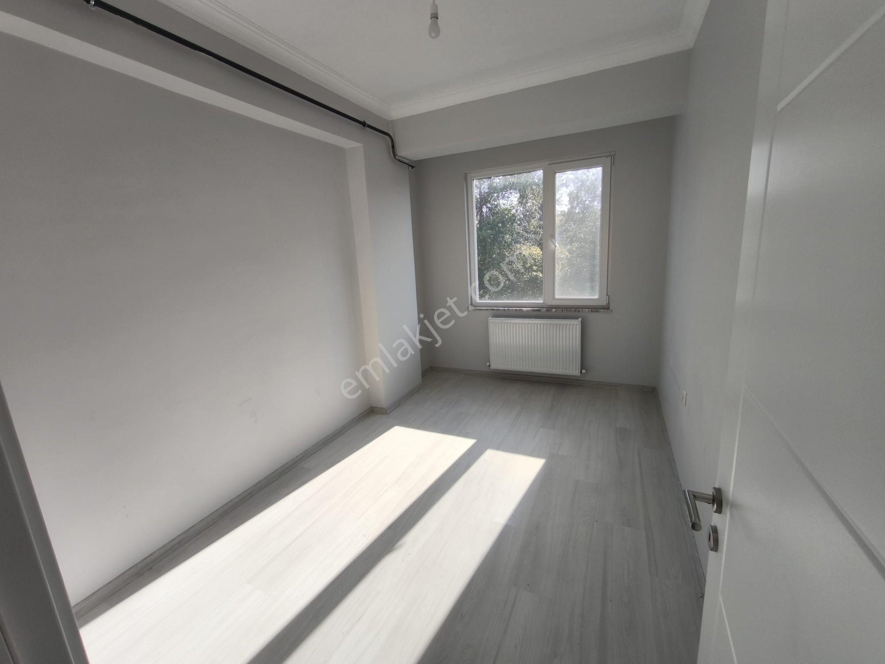 Karasu’da Tam Donanımlı Havuzlu Site İçi Aqua Parklı 2+1 Kombi Petekli Cam Balkonlu Satılık Daire - Görsel 11
