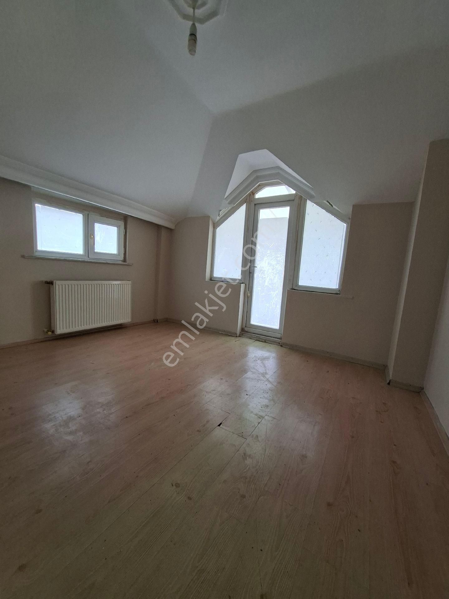 Yenibosna Zafer Mah Kiralık Teras Kat Daire Mevlana Cami