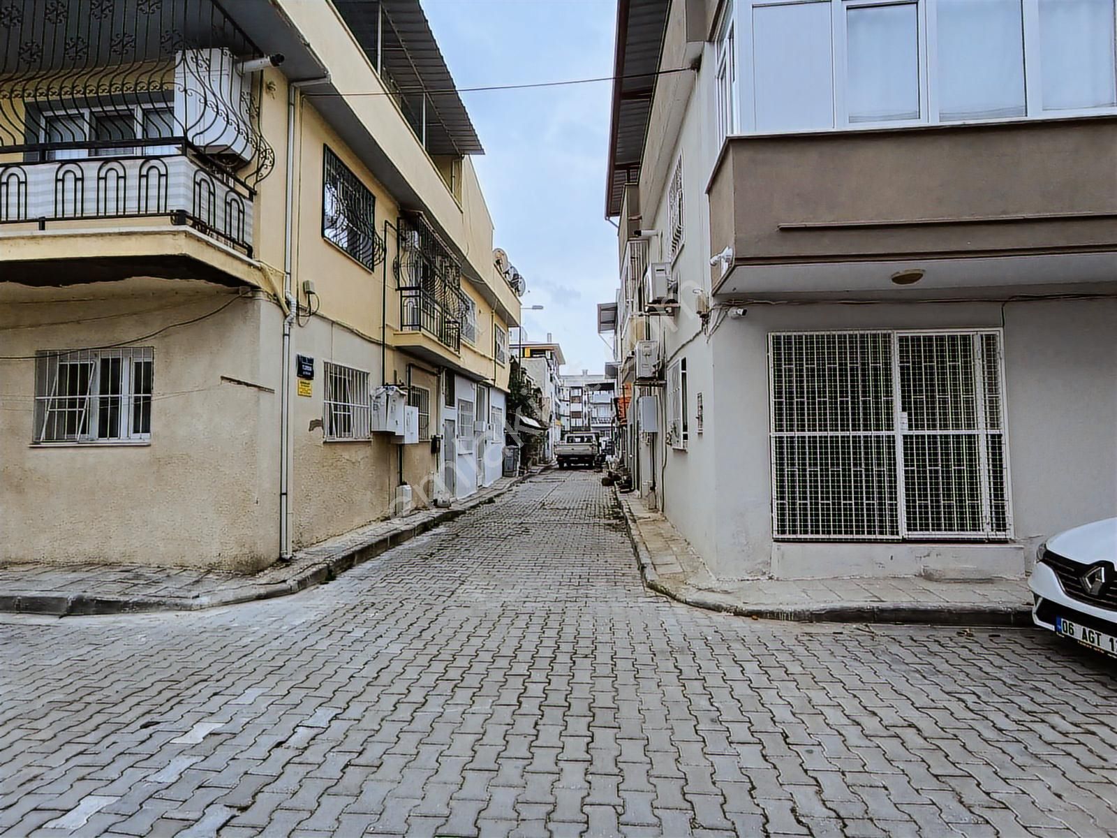 Yenicami Mah. Egemed Hastanesine Yakın 90 M2 Satılık 2+1 Daire - Görsel 2