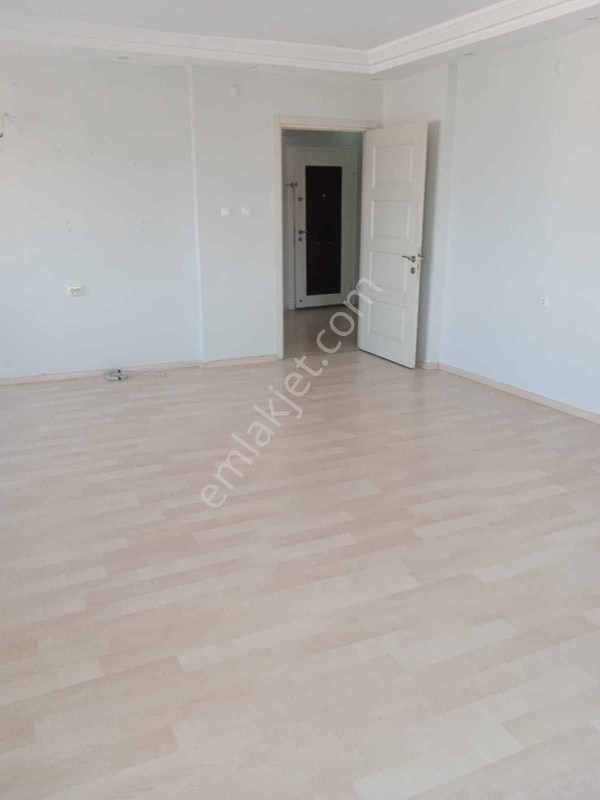Adana Çukurovada Güzelyalı Göl Manzaralı Doğalgazlı Kombili 3+1 Kiralık Fırsat Daire - Görsel 21