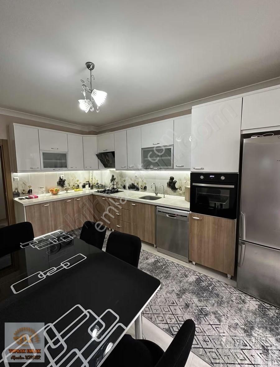 Toprak Emlak'tan İstiklal Mahallesinde Satılık 3+1 Diare