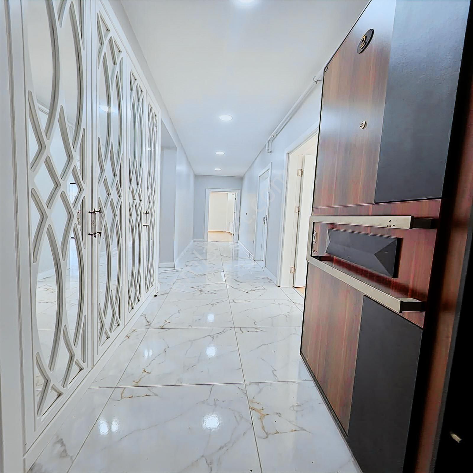 Çerkzköy Tepe Bölgesi Site İçi 3+1 Lüks Bahçe Kat Villa Tadında - Görsel 13