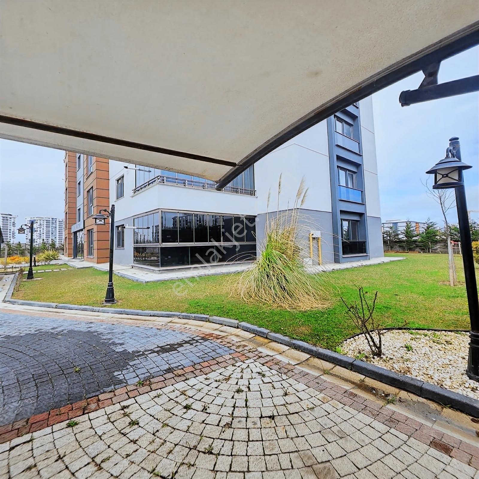 Çerkzköy Tepe Bölgesi Site İçi 3+1 Lüks Bahçe Kat Villa Tadında - Görsel 4