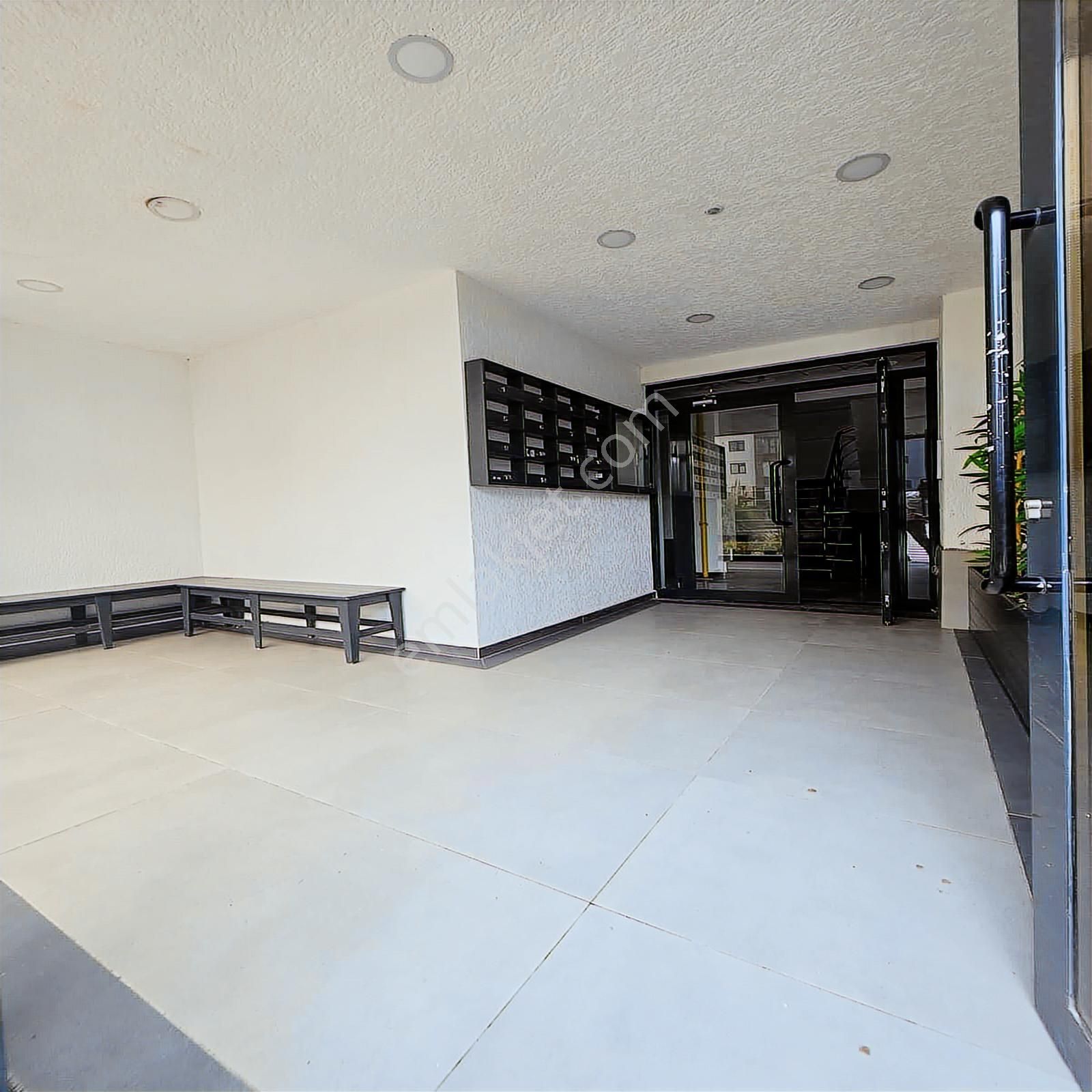 Çerkzköy Tepe Bölgesi Site İçi 3+1 Lüks Bahçe Kat Villa Tadında - Görsel 3