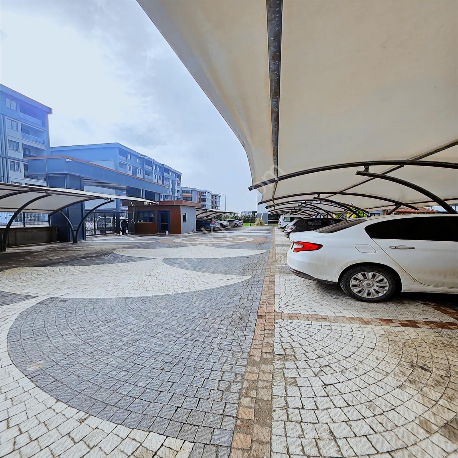 Çerkzköy Tepe Bölgesi Site İçi 3+1 Lüks Bahçe Kat Villa Tadında - Görsel 15