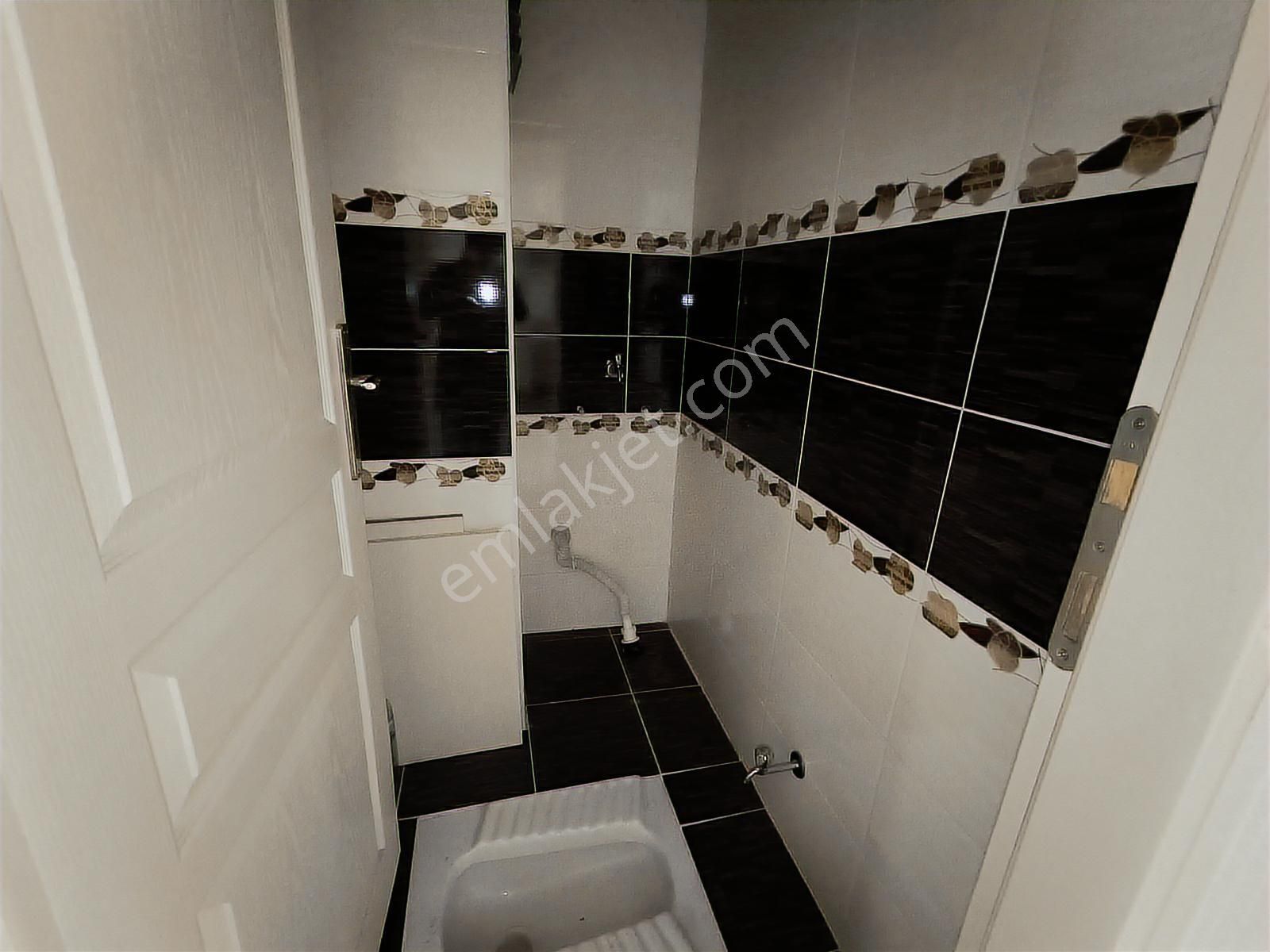 Parseller Cuma Pazarında 100 M2 2+1 İkinci Kat Ön Cephe Bos Dair - Görsel 9