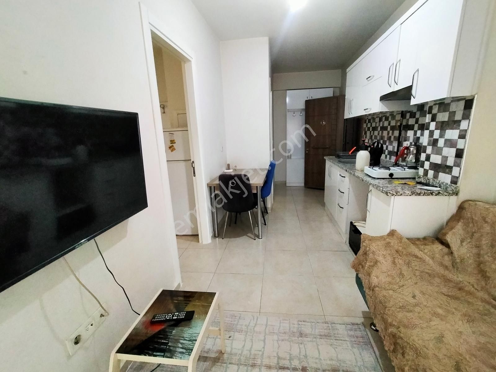 Aile Apartında Akkonakda 50m2 2+1 Eşyalı Balkonlu Kiralık Daire - Görsel 8